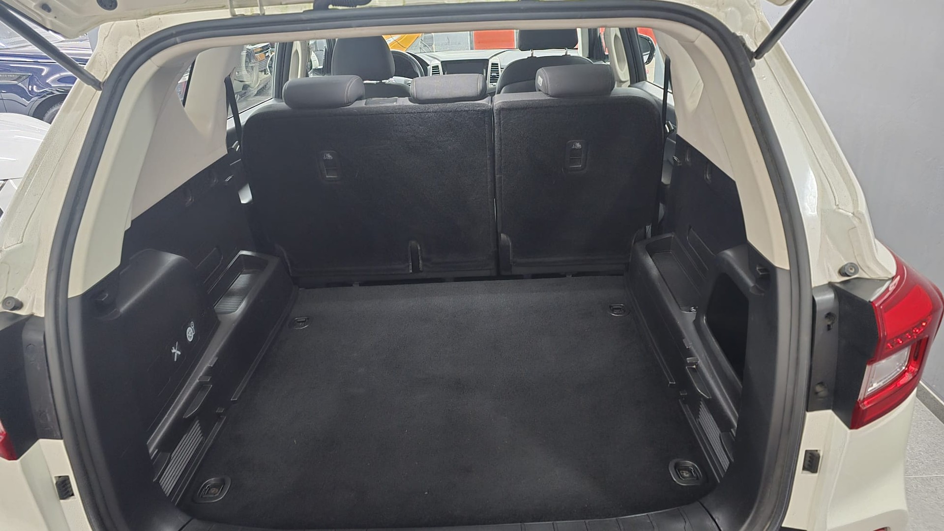 KGM-SsangYong Rexton RX220 e-XDi Crystal 4WD-image-23