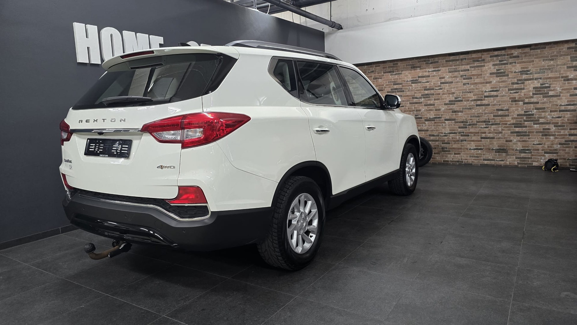 KGM-SsangYong Rexton RX220 e-XDi Crystal 4WD-image-10