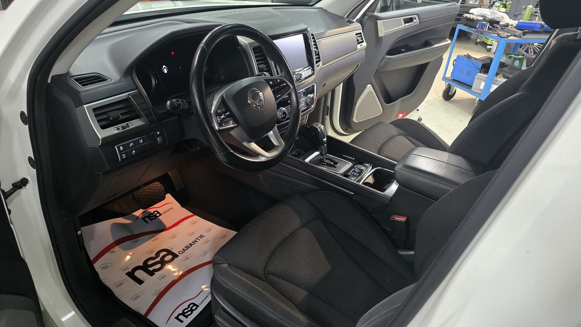 KGM-SsangYong Rexton RX220 e-XDi Crystal 4WD-image-18