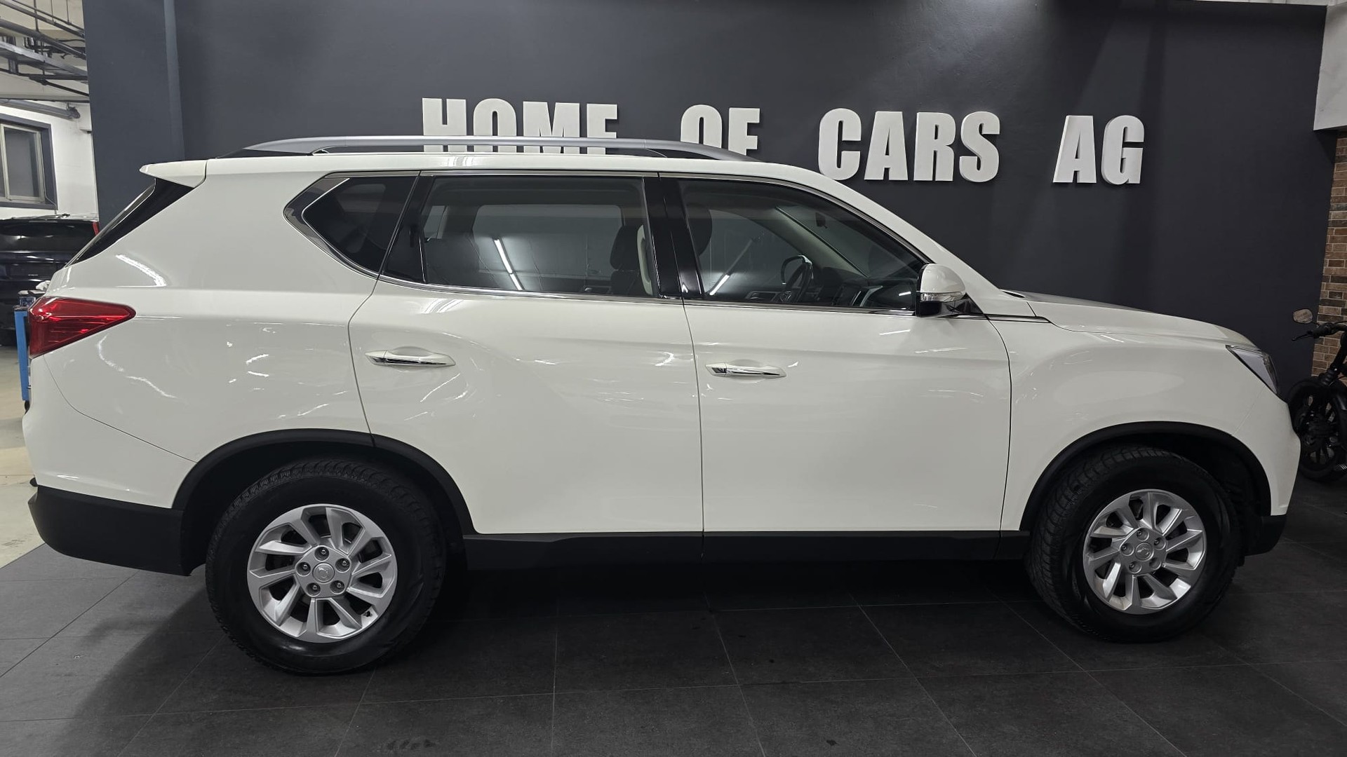 KGM-SsangYong Rexton RX220 e-XDi Crystal 4WD-image-12