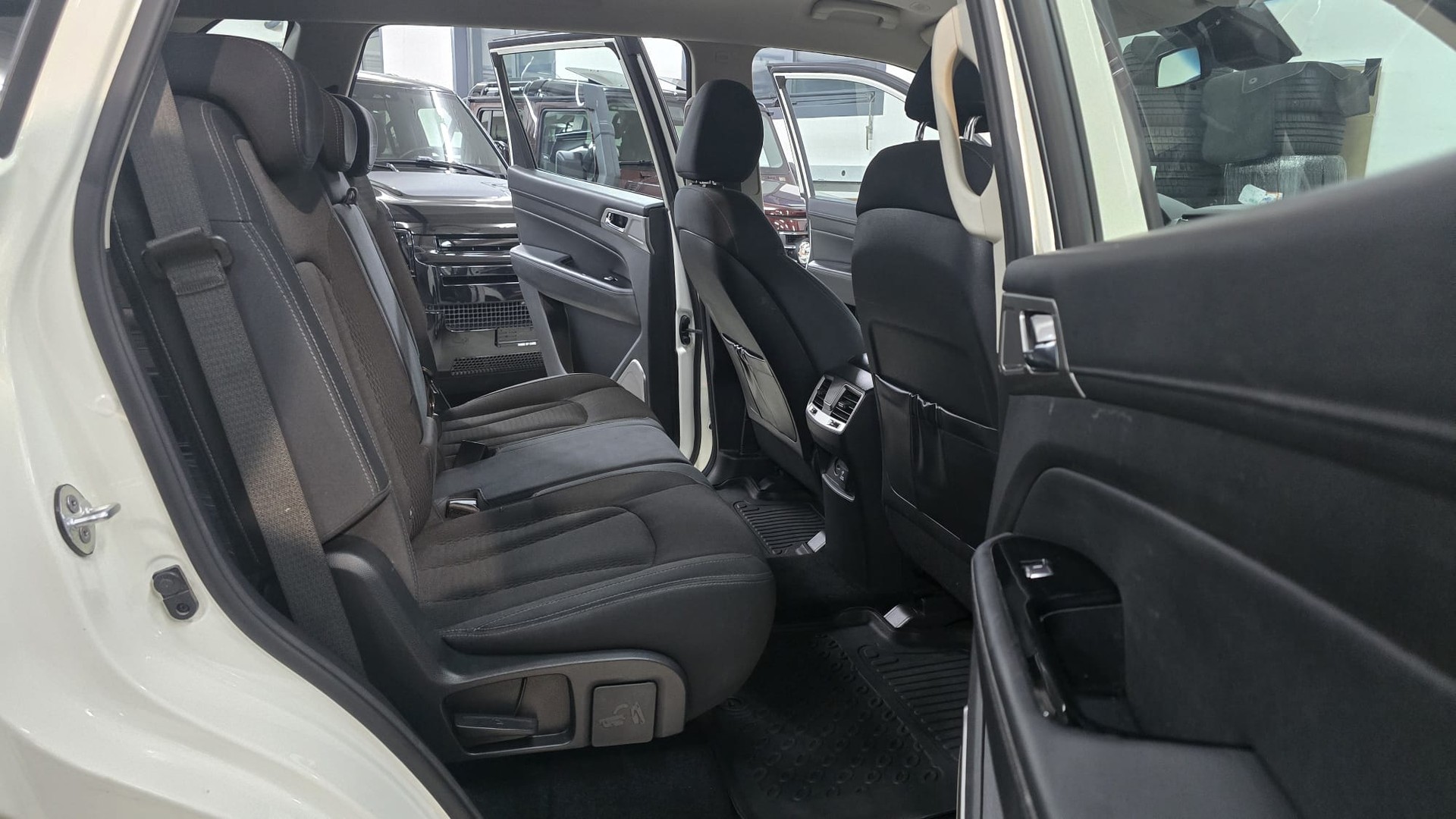 KGM-SsangYong Rexton RX220 e-XDi Crystal 4WD-image-26