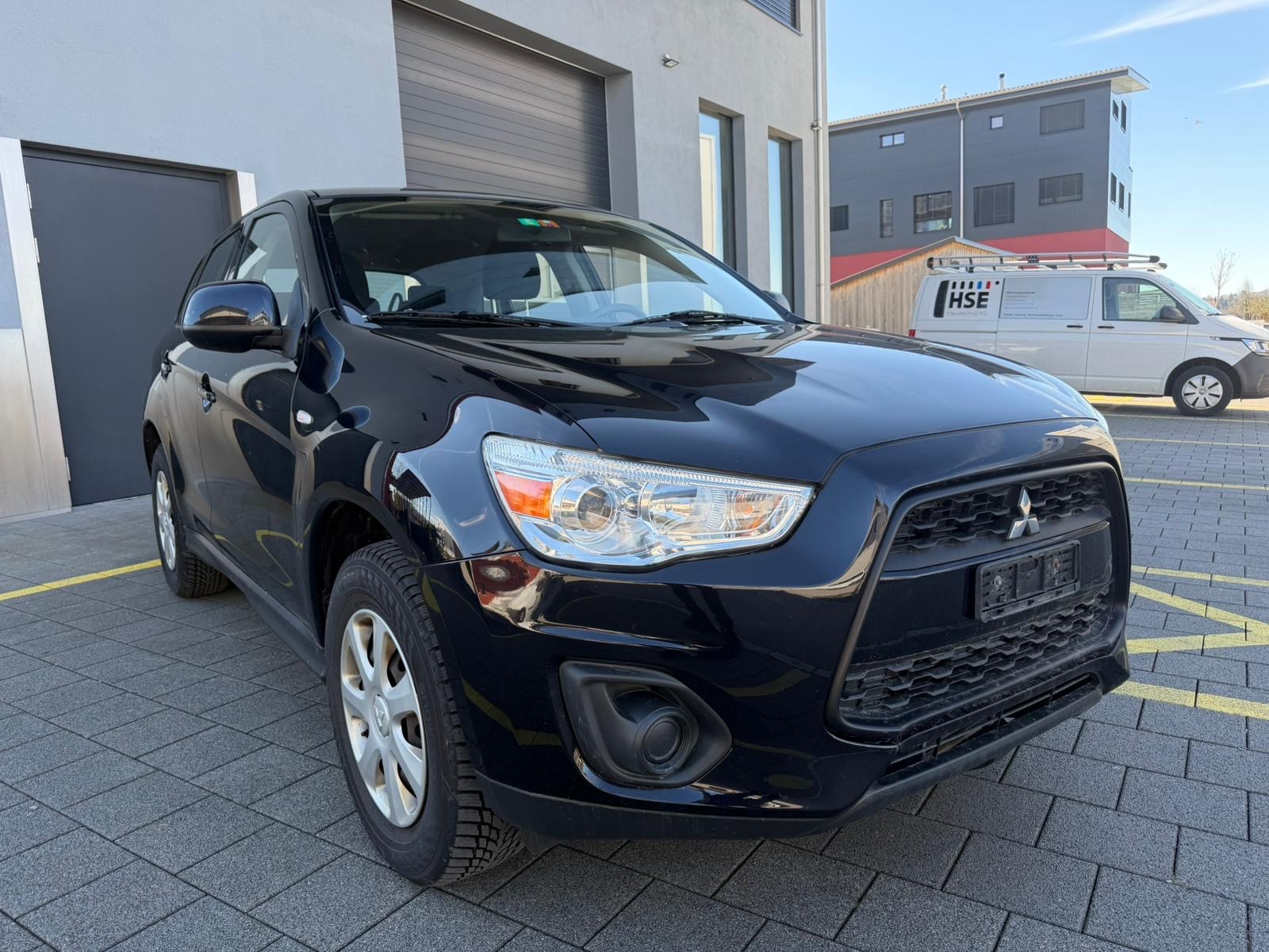 MITSUBISHI ASX 1.6 DID Pure 4WD-showroom-element-3