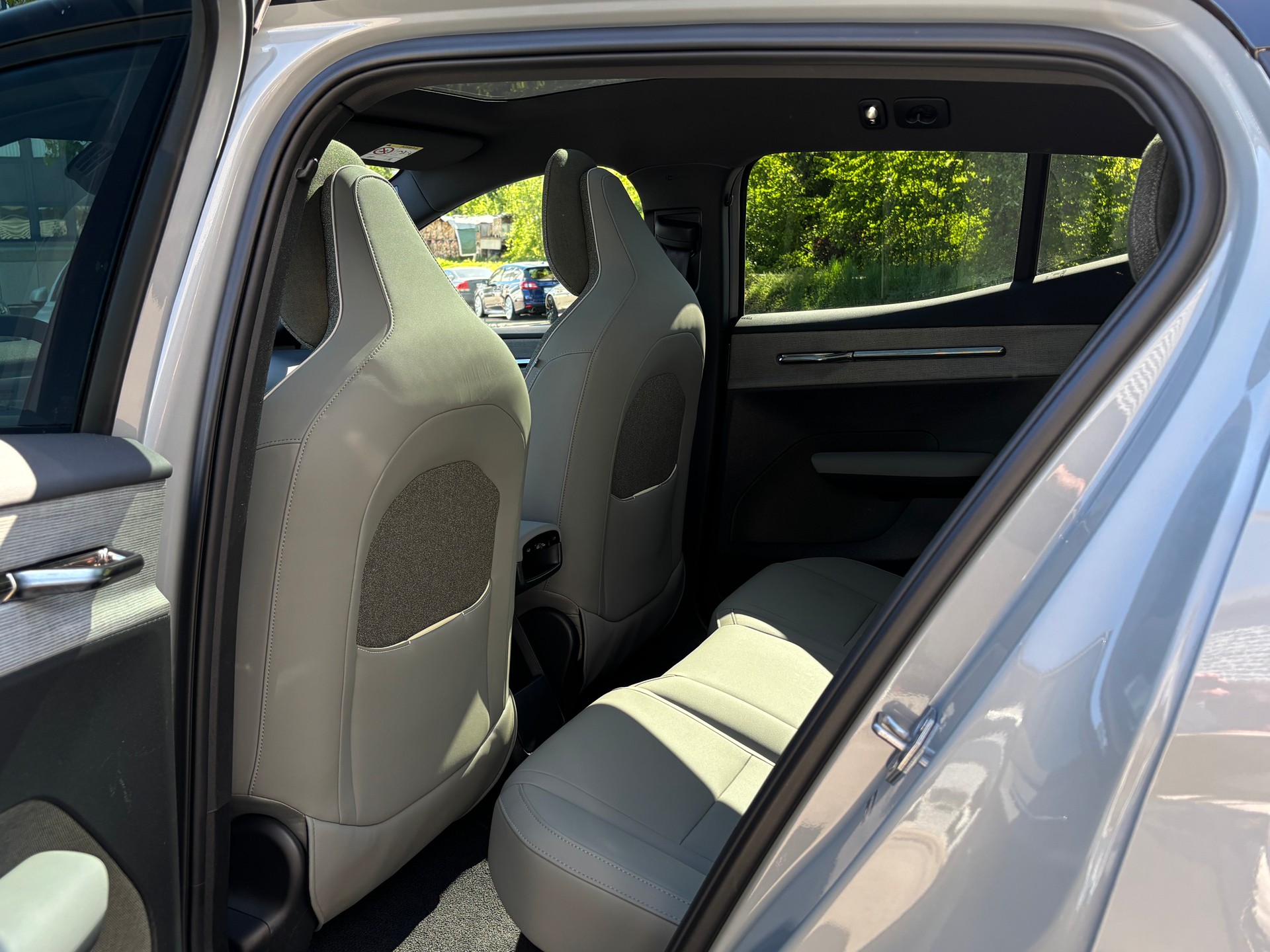 VOLVO EX30 CC E60 Twin Performance AWD-image-11