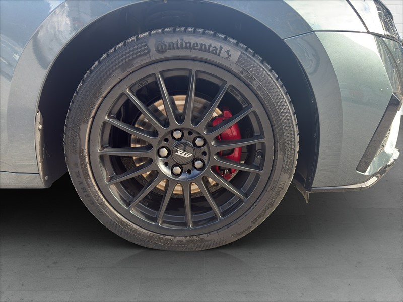 SKODA Octavia Combi 2.0 TDI RS 4x4 DSG-image-10