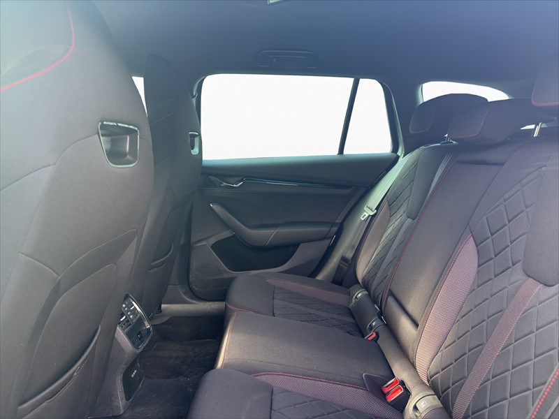 SKODA Octavia Combi 2.0 TDI RS 4x4 DSG-image-6