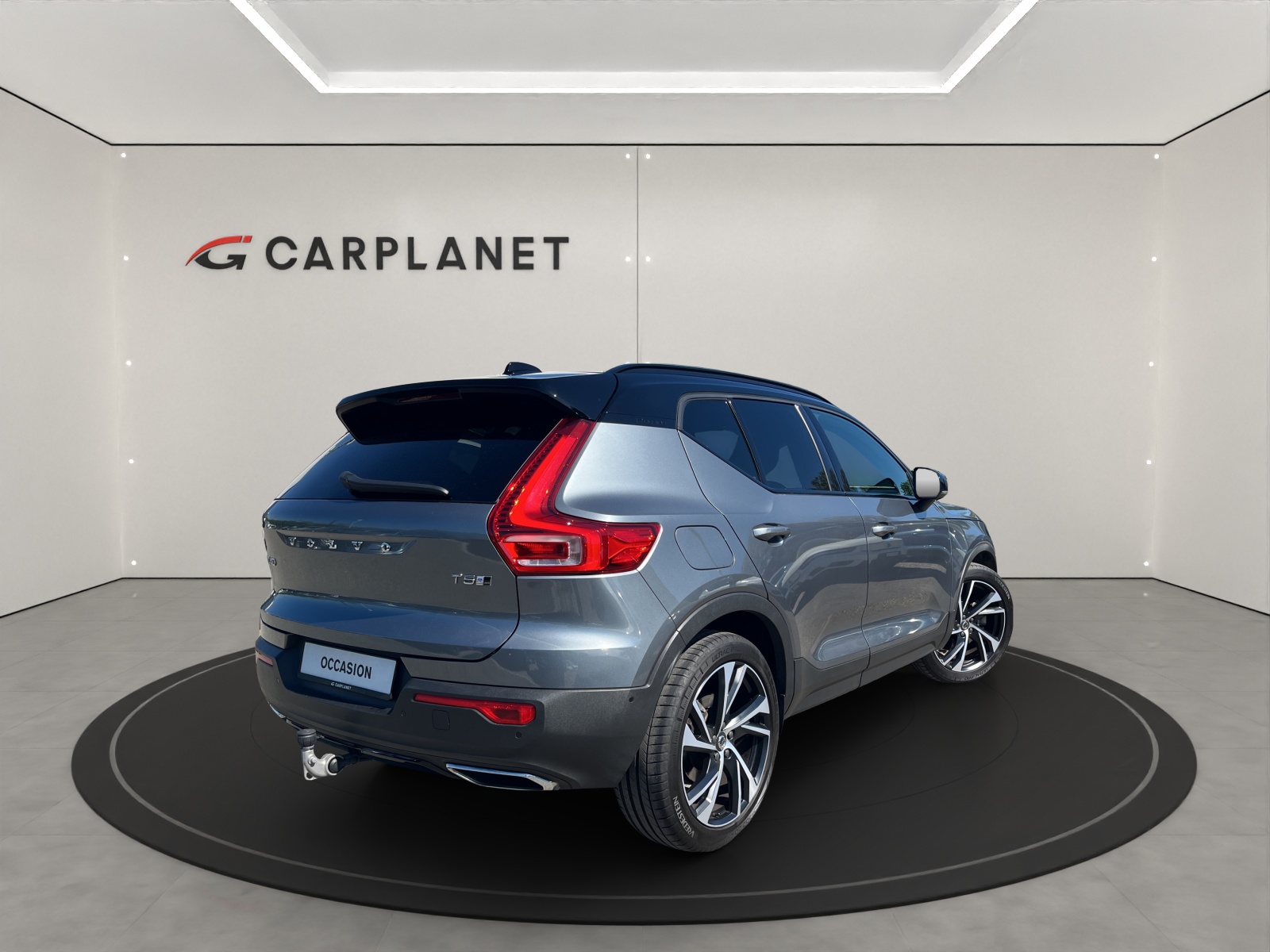 VOLVO XC40 2.0 T5 R-Design AWD-image-5