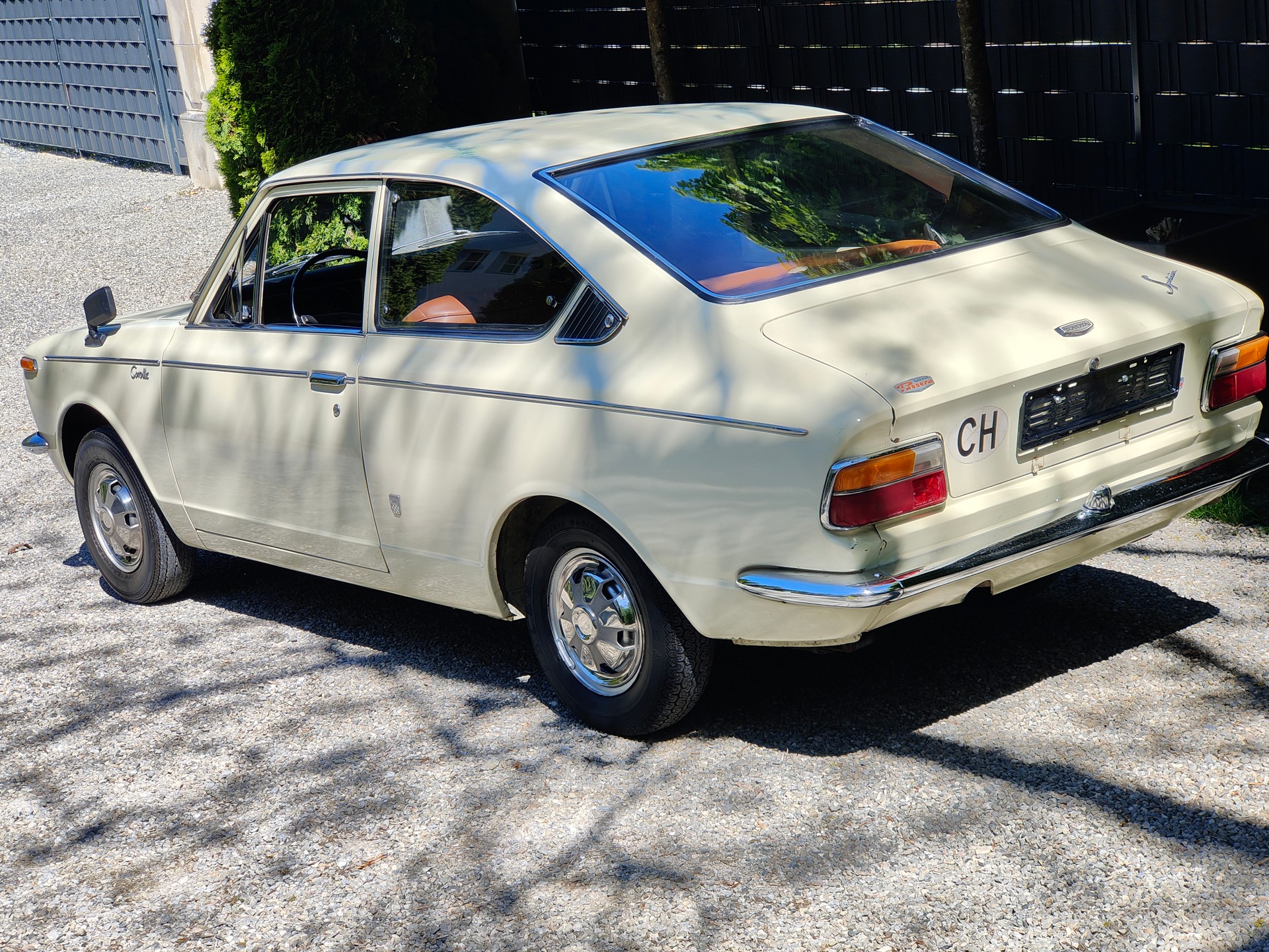 TOYOTA Sprinter KE15-image-2