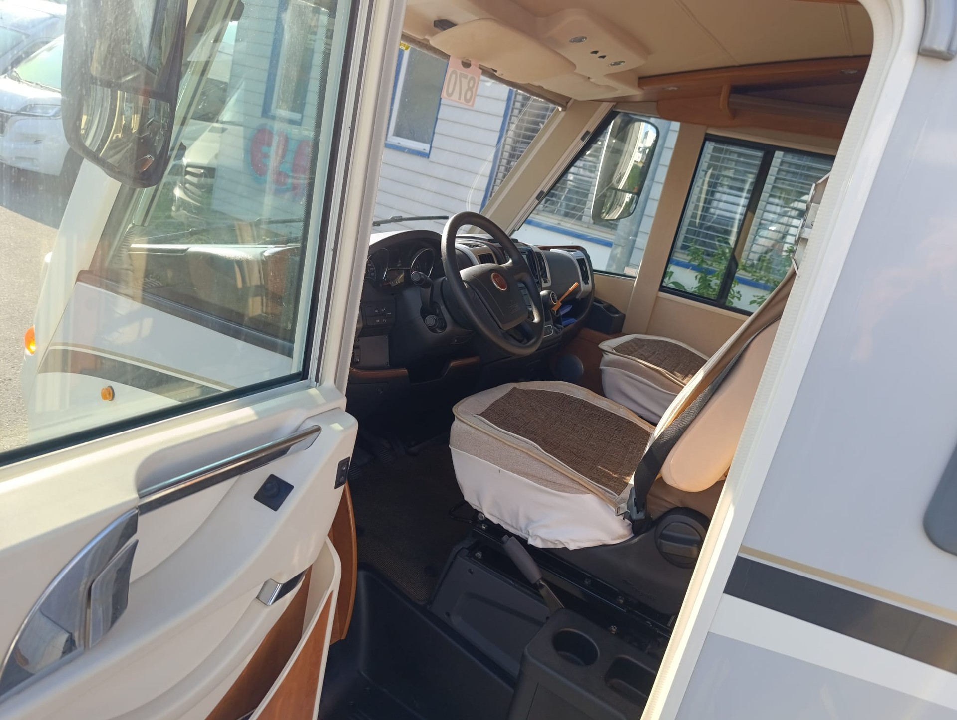 CARTHAGO 145 QB***Wie ein König unterwegs sein – zu einem anständigen Preis***Königsbett*Dachklima*hydr. Hubstützensystem*-image-15