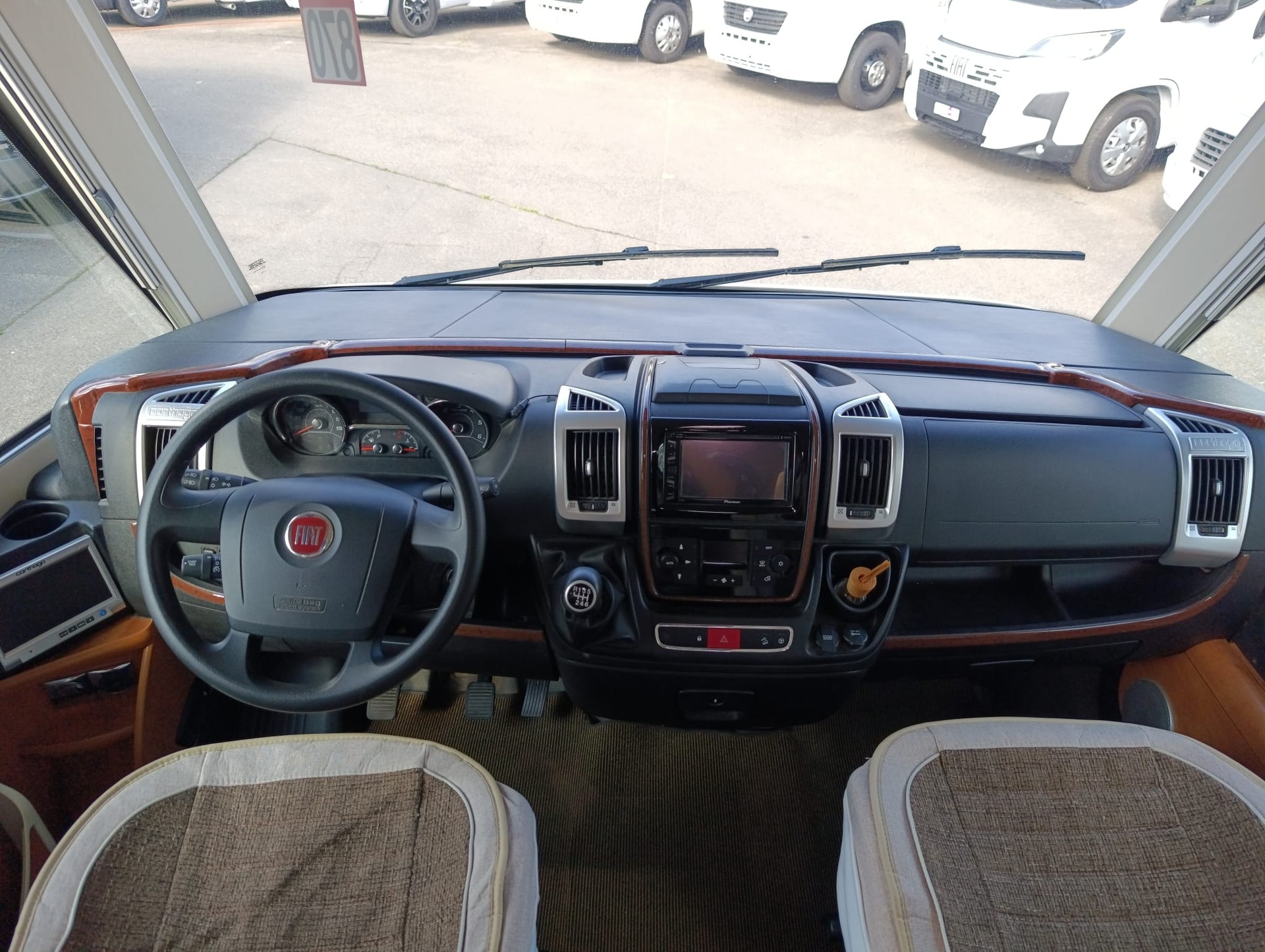 CARTHAGO 145 QB***Wie ein König unterwegs sein – zu einem anständigen Preis***Königsbett*Dachklima*hydr. Hubstützensystem*-image-8