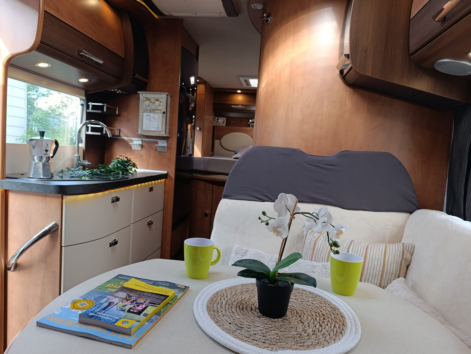 CARTHAGO 145 QB***Wie ein König unterwegs sein – zu einem anständigen Preis***Königsbett*Dachklima*hydr. Hubstützensystem*-image-10