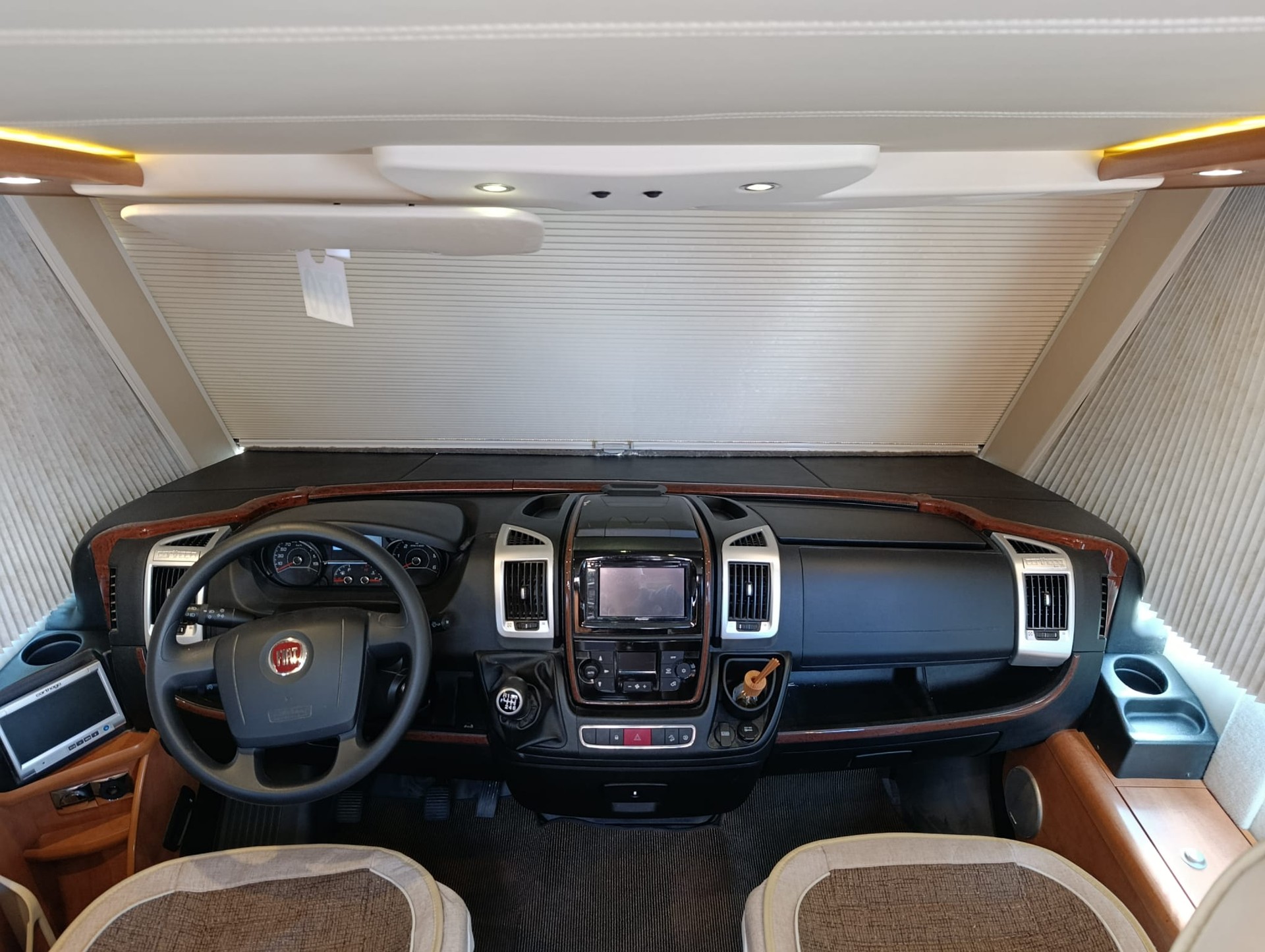 CARTHAGO 145 QB***Wie ein König unterwegs sein – zu einem anständigen Preis***Königsbett*Dachklima*hydr. Hubstützensystem*-image-13