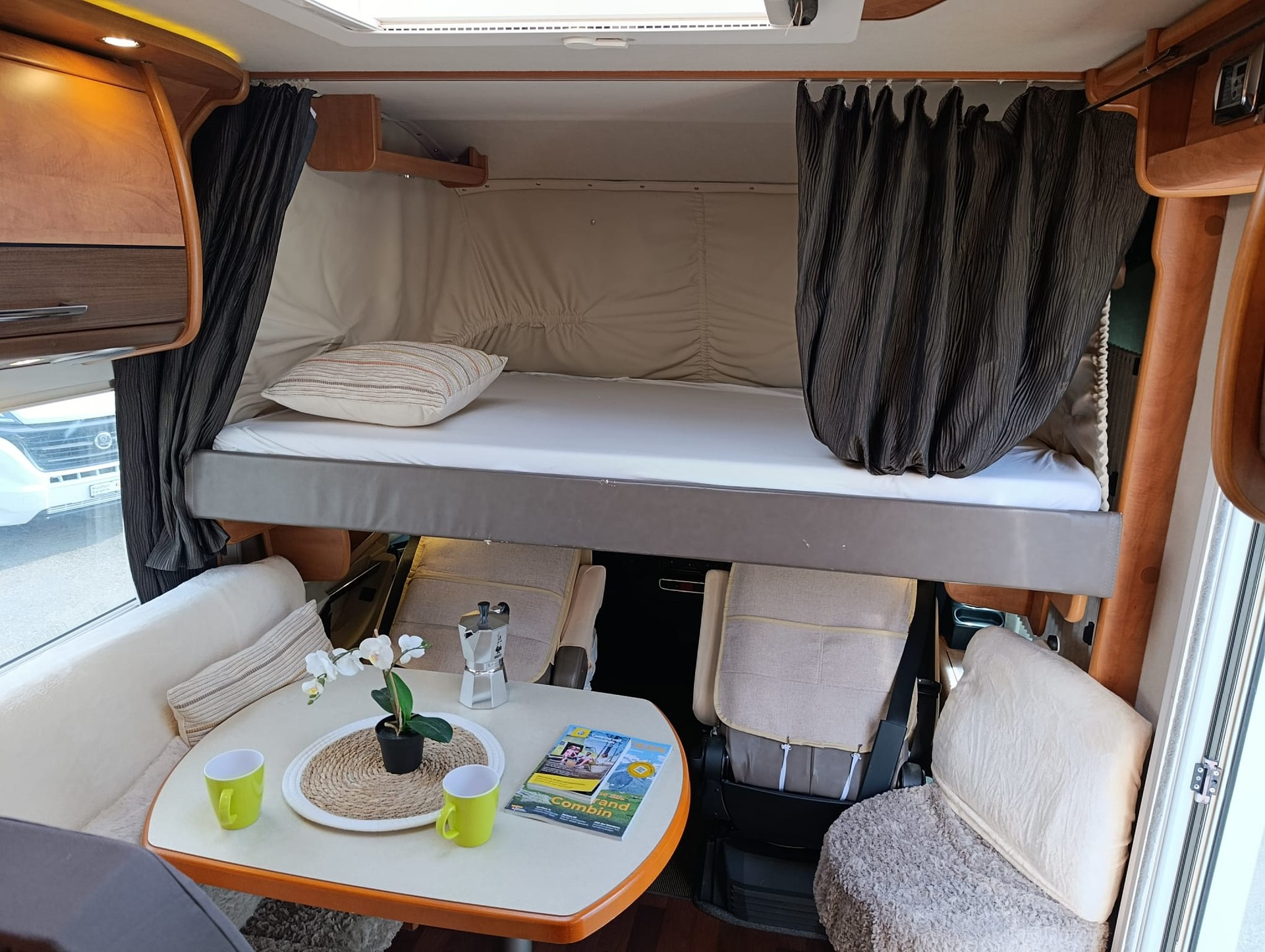 CARTHAGO 145 QB***Wie ein König unterwegs sein – zu einem anständigen Preis***Königsbett*Dachklima*hydr. Hubstützensystem*-image-11