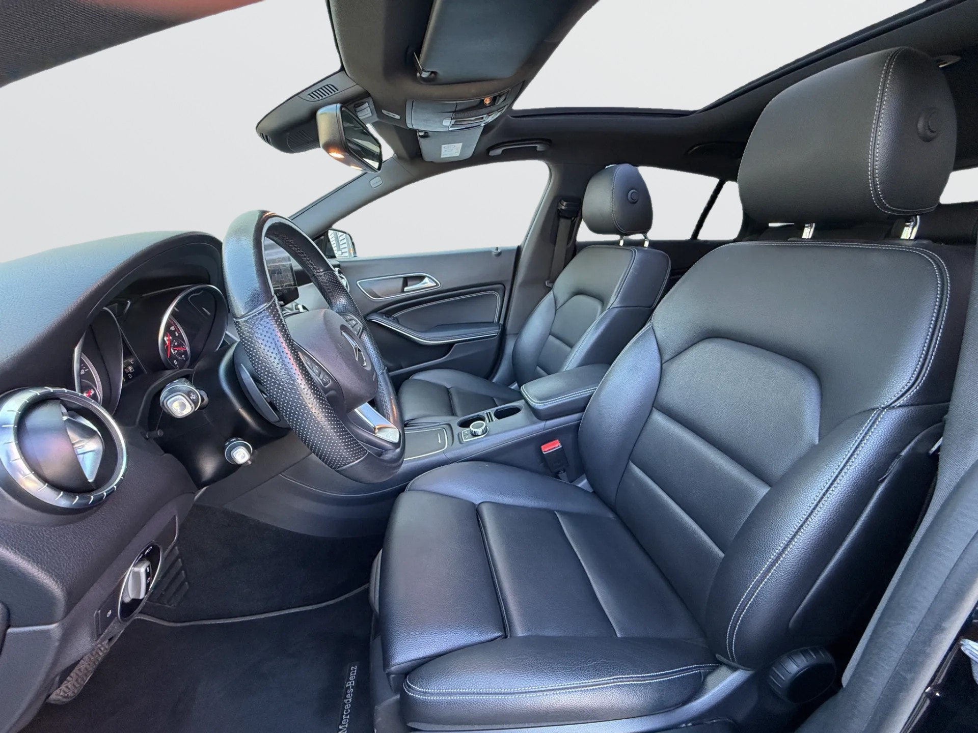 MERCEDES-BENZ CLA Shooting Brake 200 d AMG Line 7G-DCT-image-9