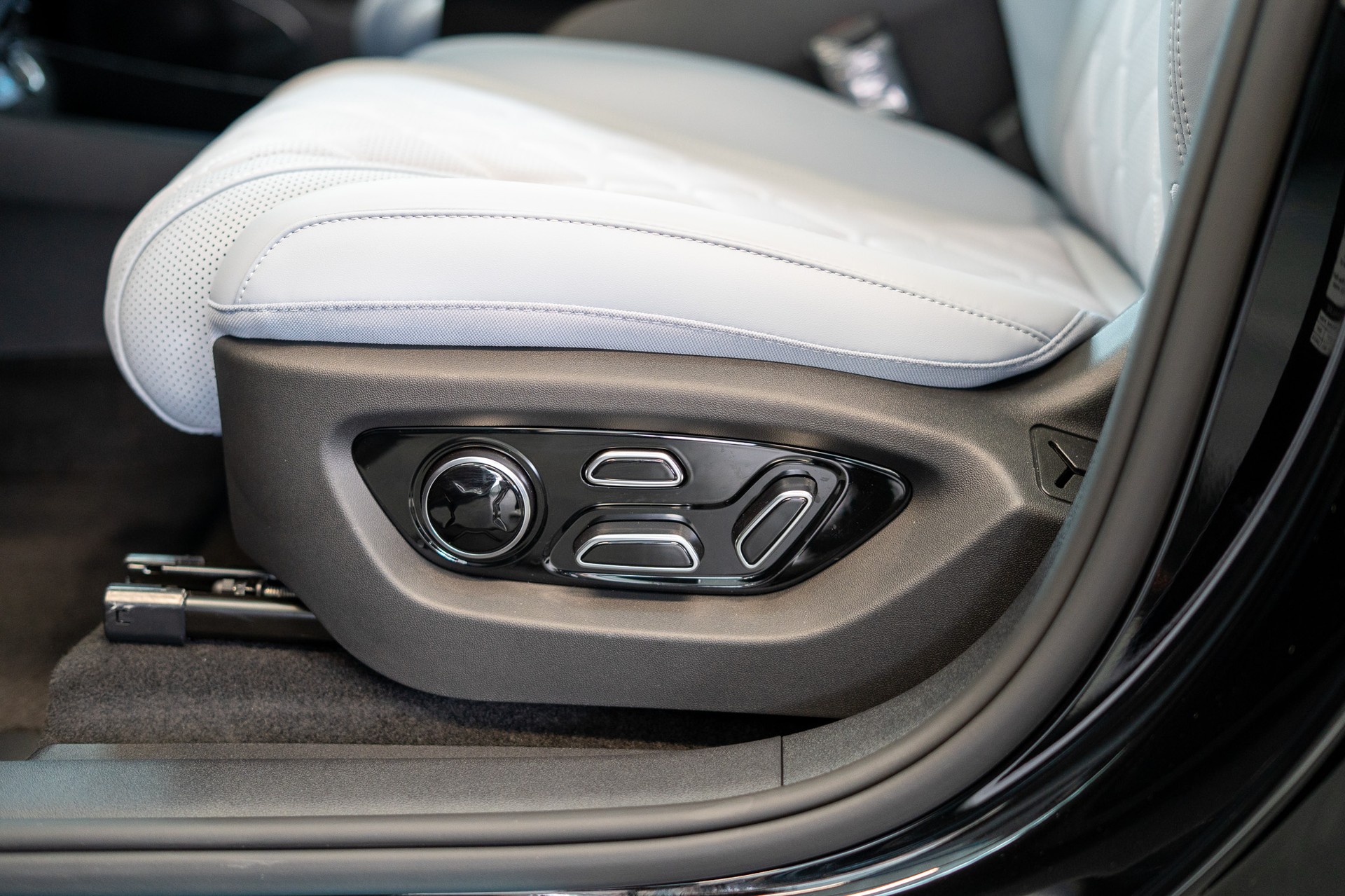 BYD Sealion 7 91,3 kWh Excellence AWD / Panoramadach / Head-Up Display / 360° Kamera-image-26