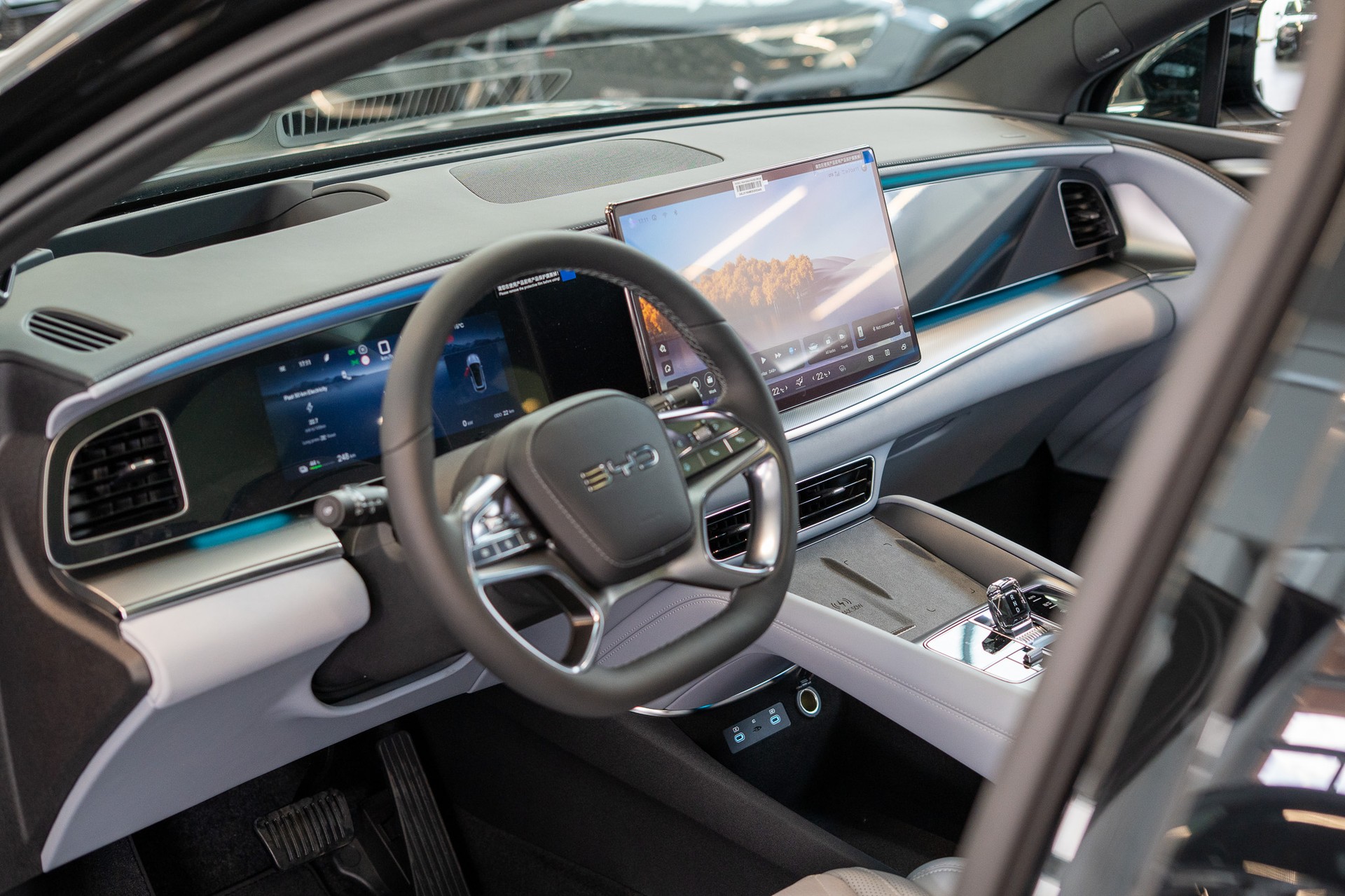 BYD Sealion 7 91,3 kWh Excellence AWD / Panoramadach / Head-Up Display / 360° Kamera-image-8