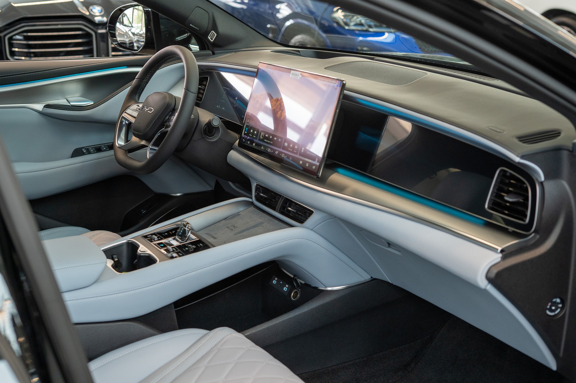 BYD Sealion 7 91,3 kWh Excellence AWD / Panoramadach / Head-Up Display / 360° Kamera-image-15
