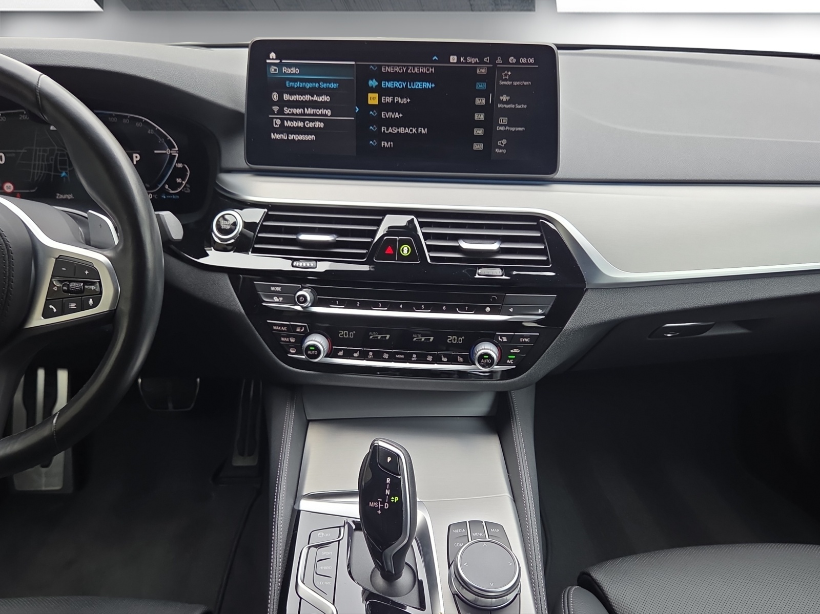 BMW 545e xDrive Pure M Sport Steptronic-image-12