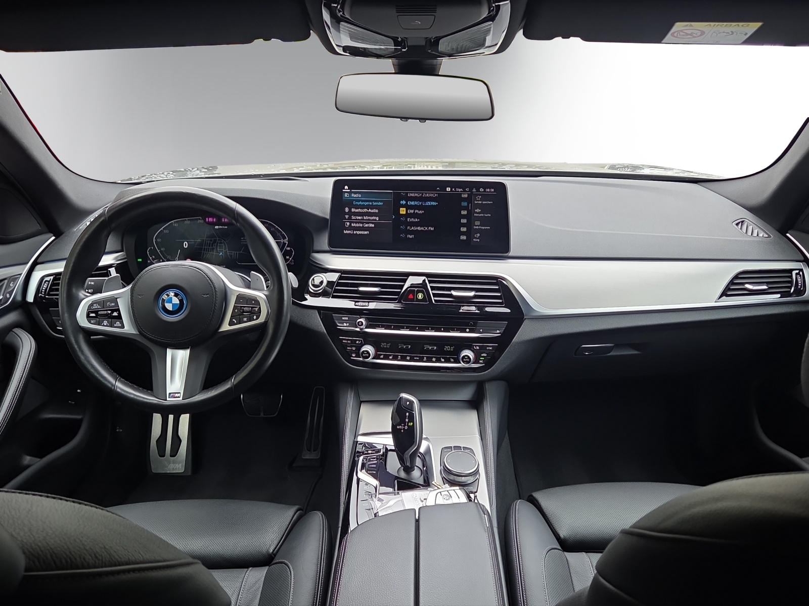 BMW 545e xDrive Pure M Sport Steptronic-image-9