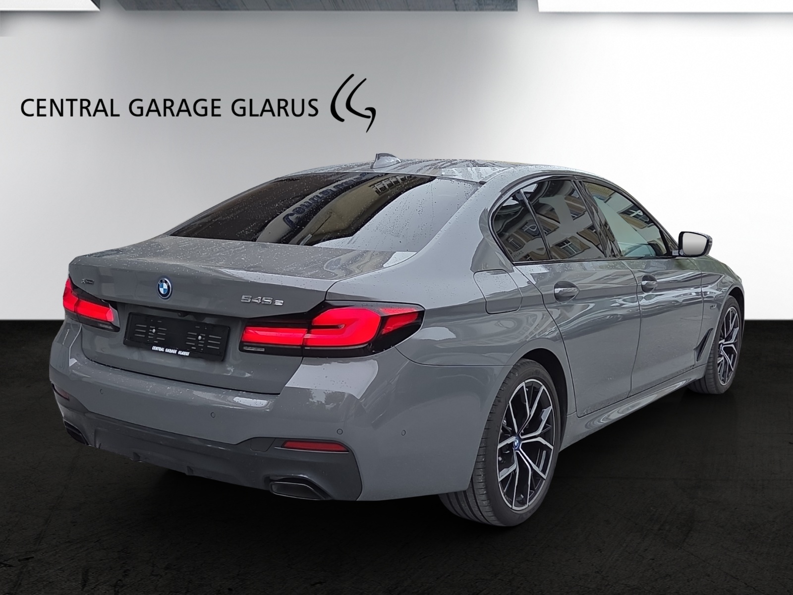 BMW 545e xDrive Pure M Sport Steptronic-image-5