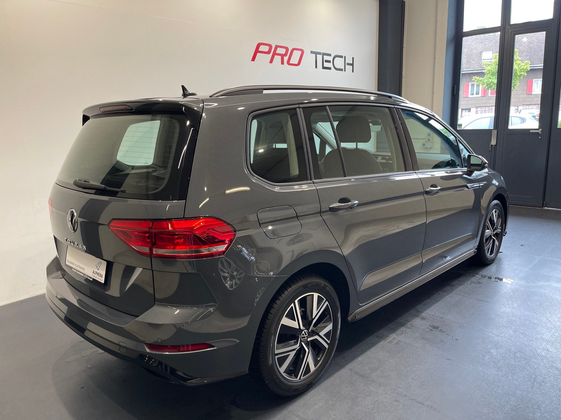 VW Touran 2.0 TDI BlueMotion Technology Highline DSG * R-LINE* 7 PLATZ*-image-5