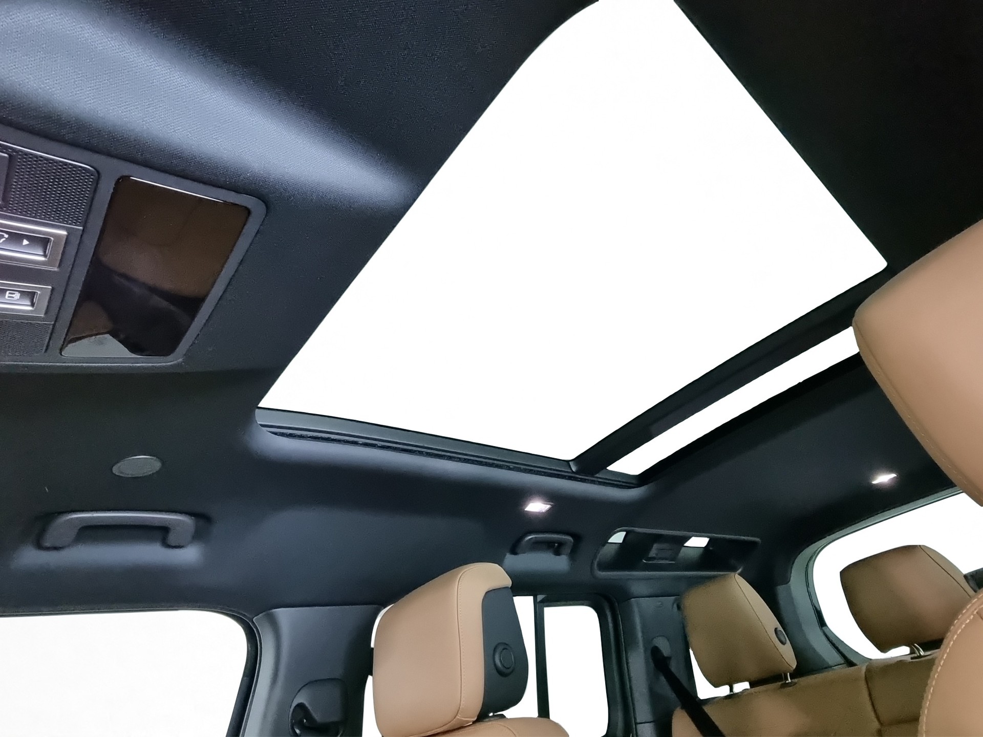 LAND ROVER Defender 110 X-Dynamic SE AWD-image-12