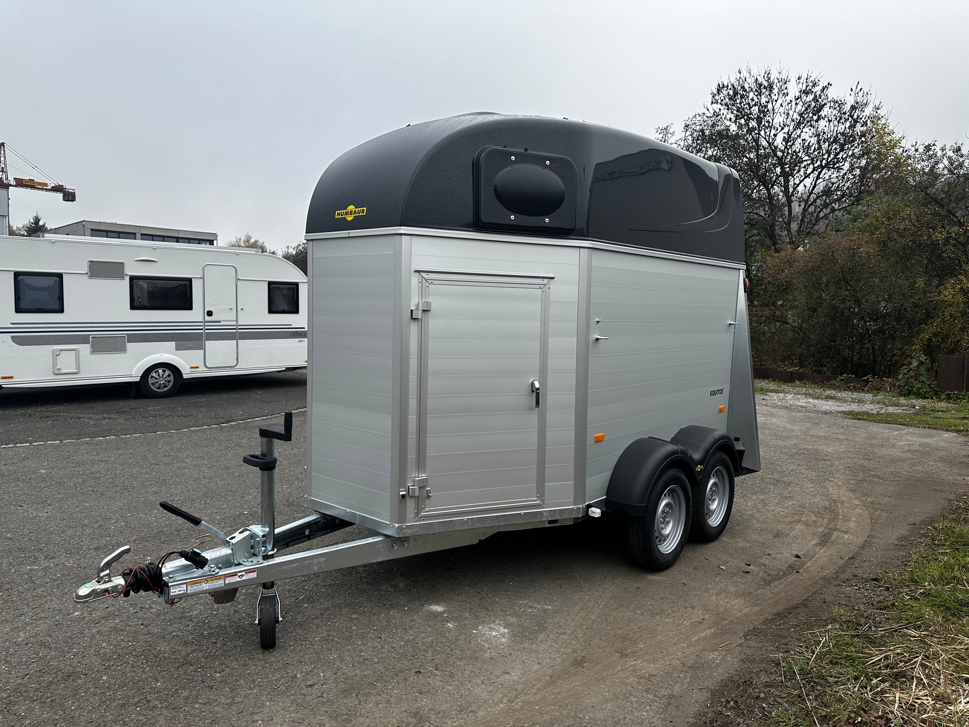 HUMBAUR Equitos Alu 2400-showroom-element-3