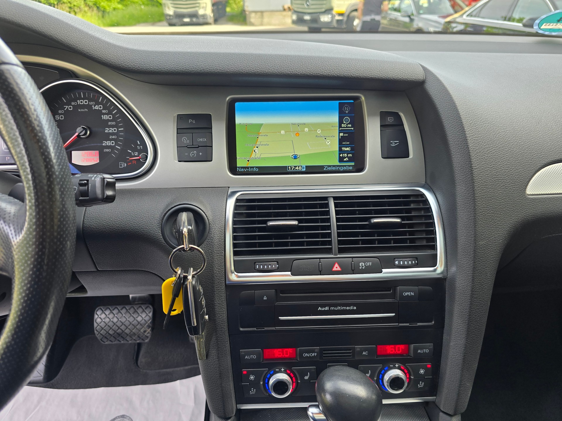 AUDI Q7 3.0 TFSI quattro tiptronic S-Line-image-26