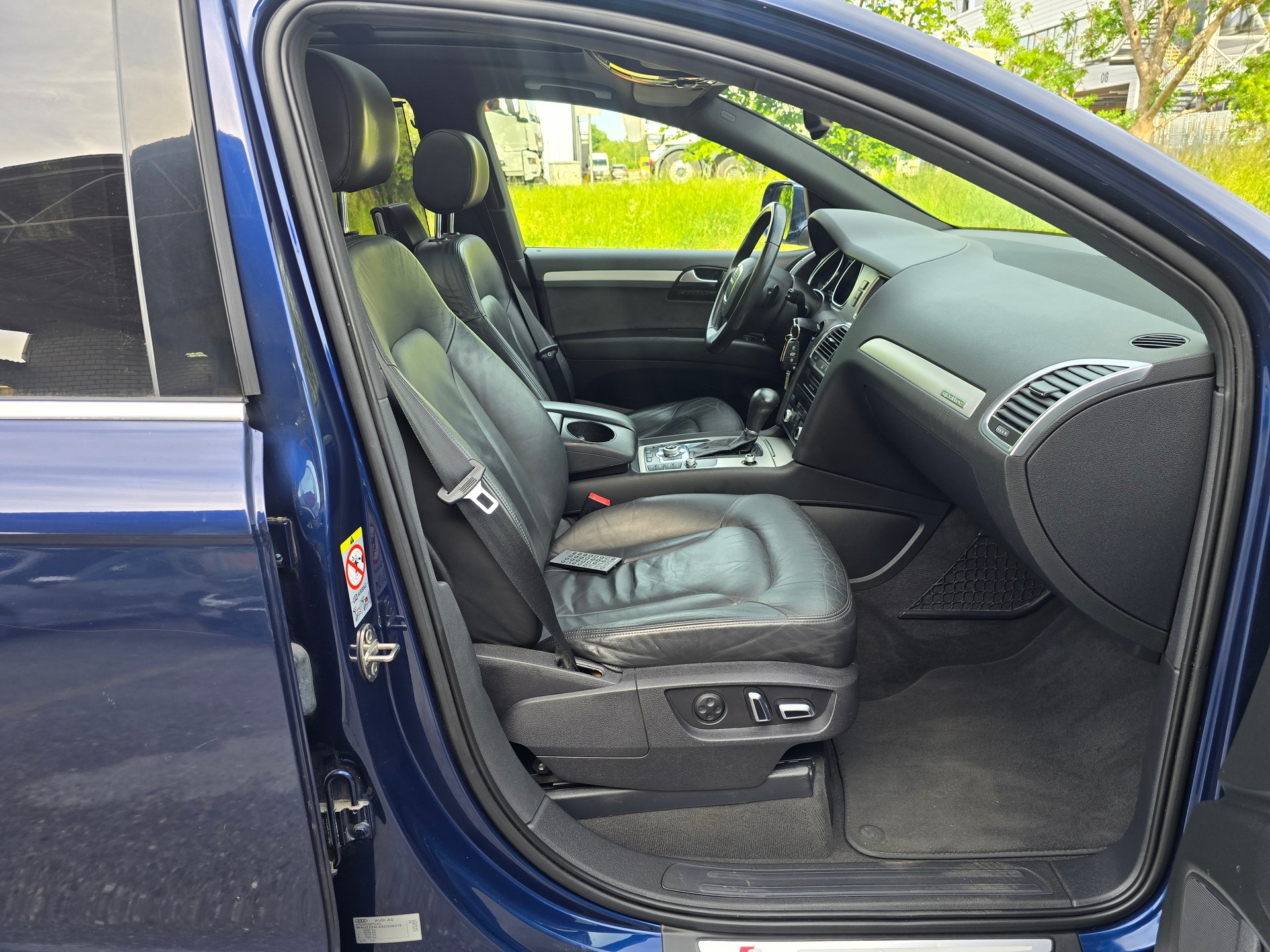 AUDI Q7 3.0 TFSI quattro tiptronic S-Line-image-11
