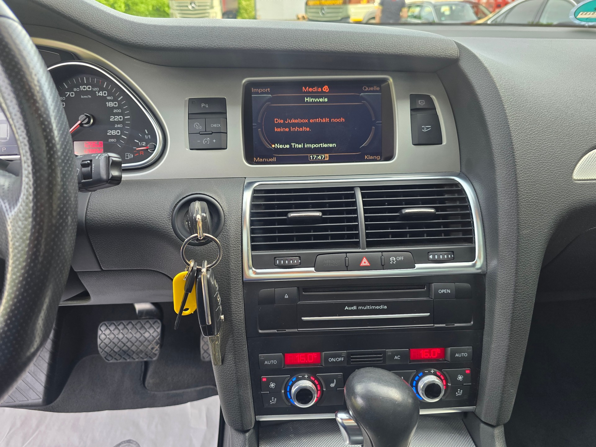 AUDI Q7 3.0 TFSI quattro tiptronic S-Line-image-25