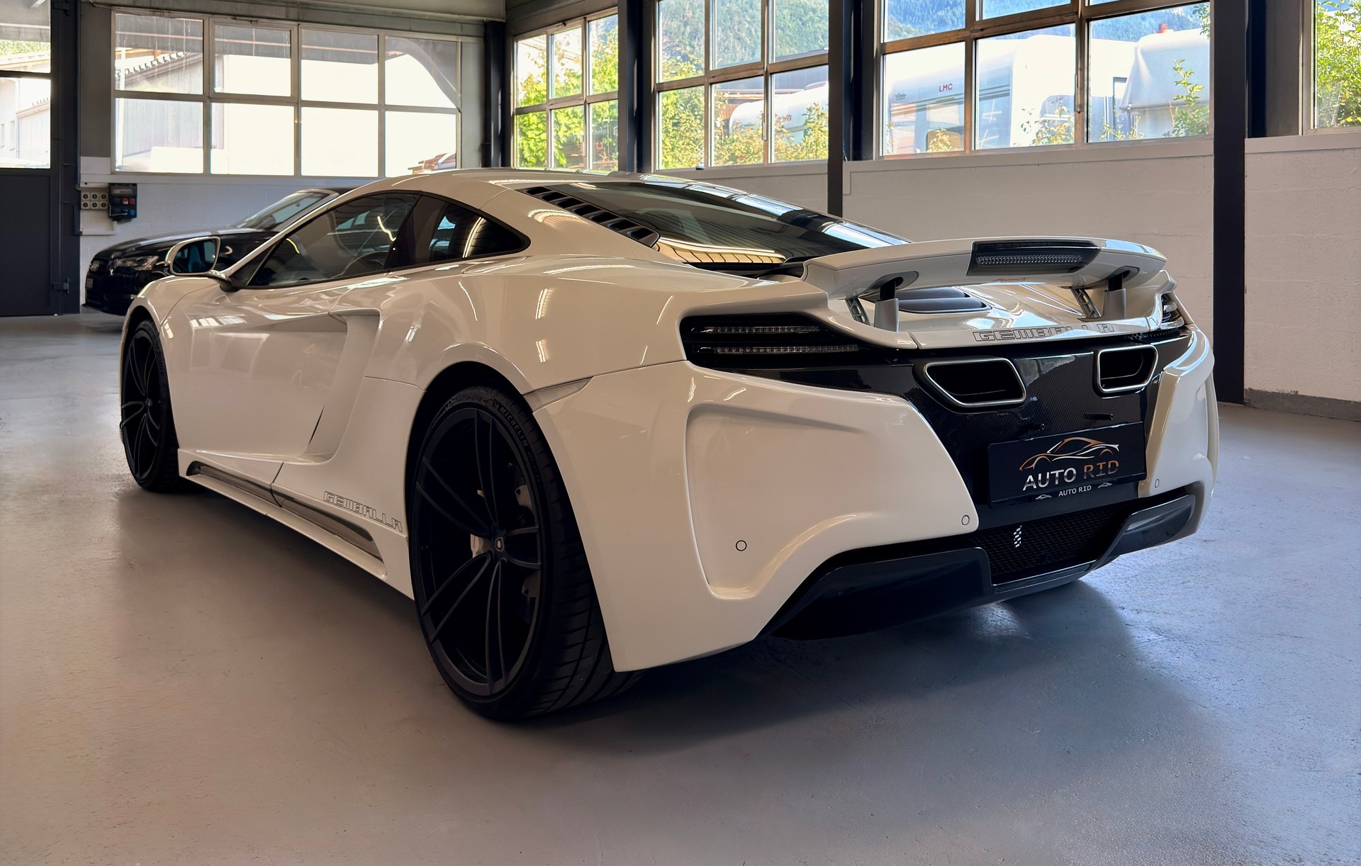 McLAREN Mp4-12C Gemballa Edition-showroom-element-2