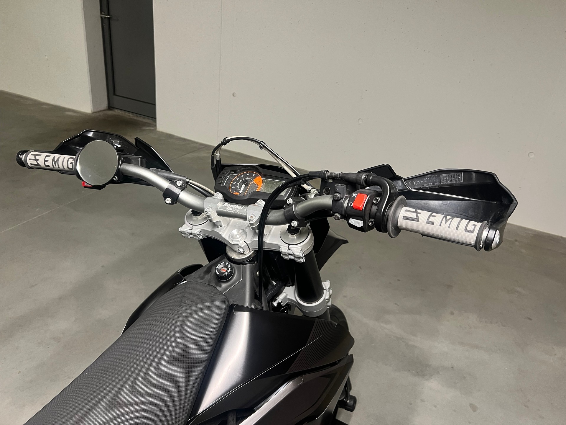 KTM 690 SMC-image-10