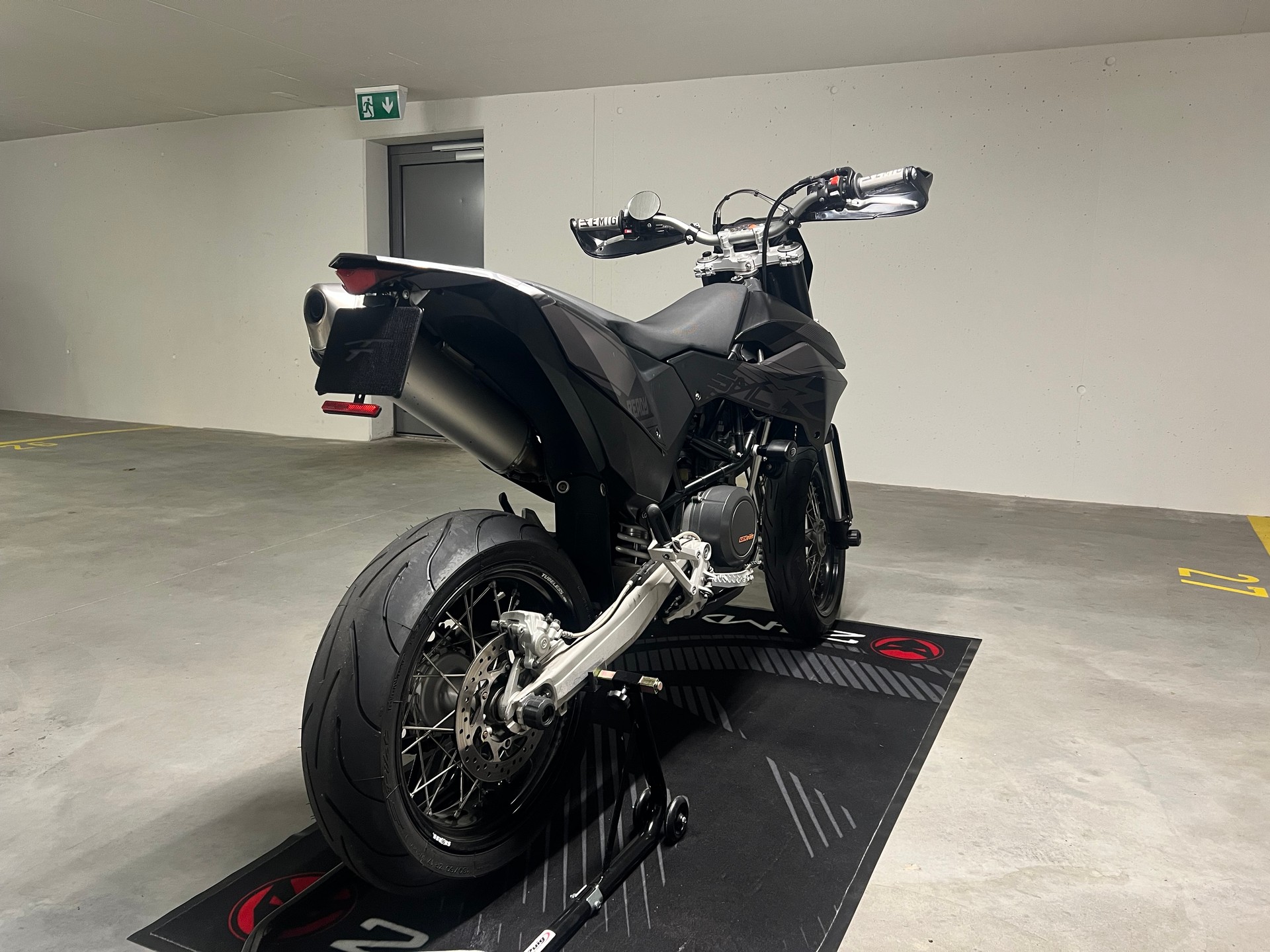 KTM 690 SMC-image-11