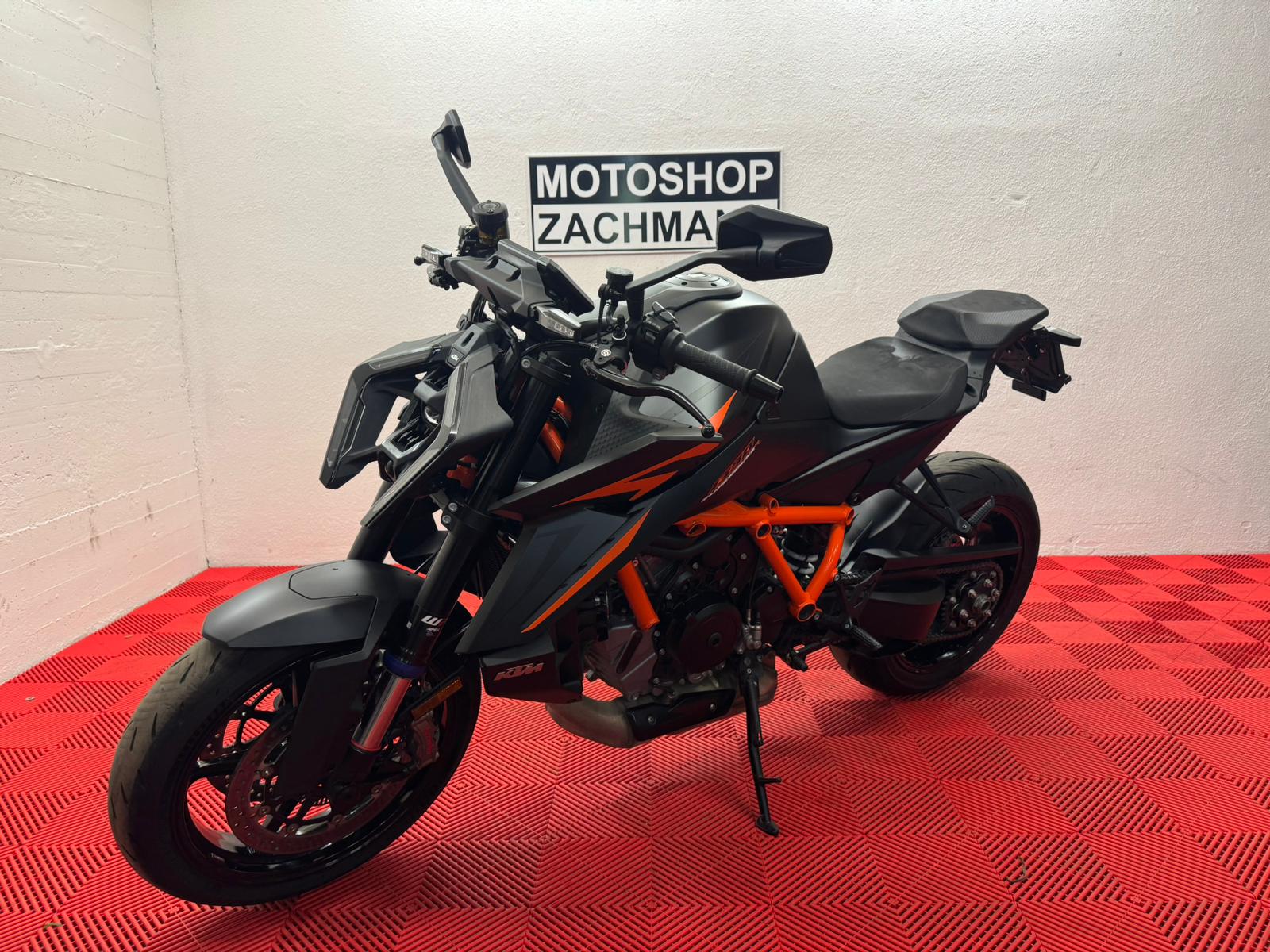 KTM 1390 Super Duke R EVO-image-2