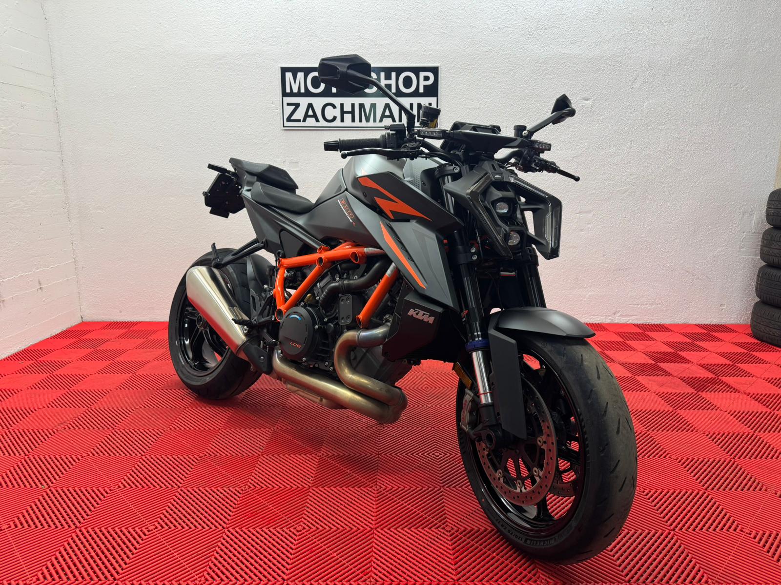 KTM 1390 Super Duke R EVO-image-1