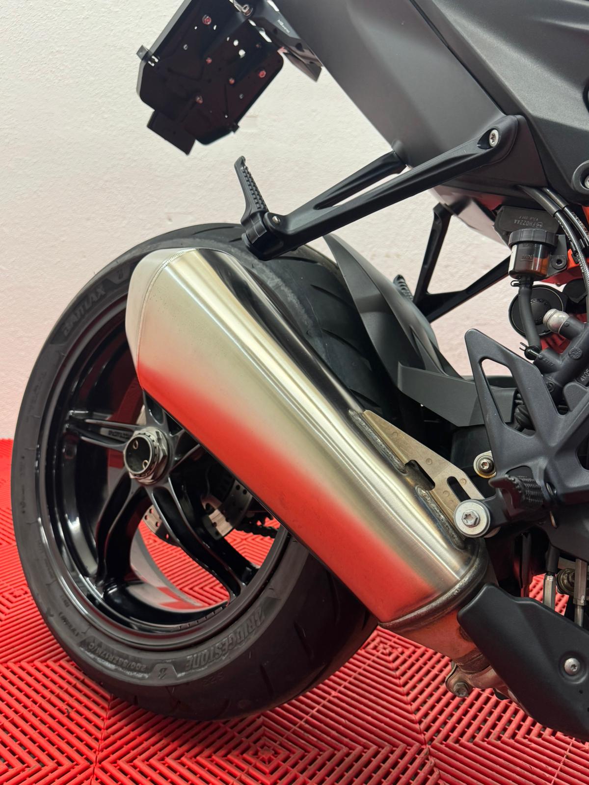 KTM 1390 Super Duke R EVO-image-4