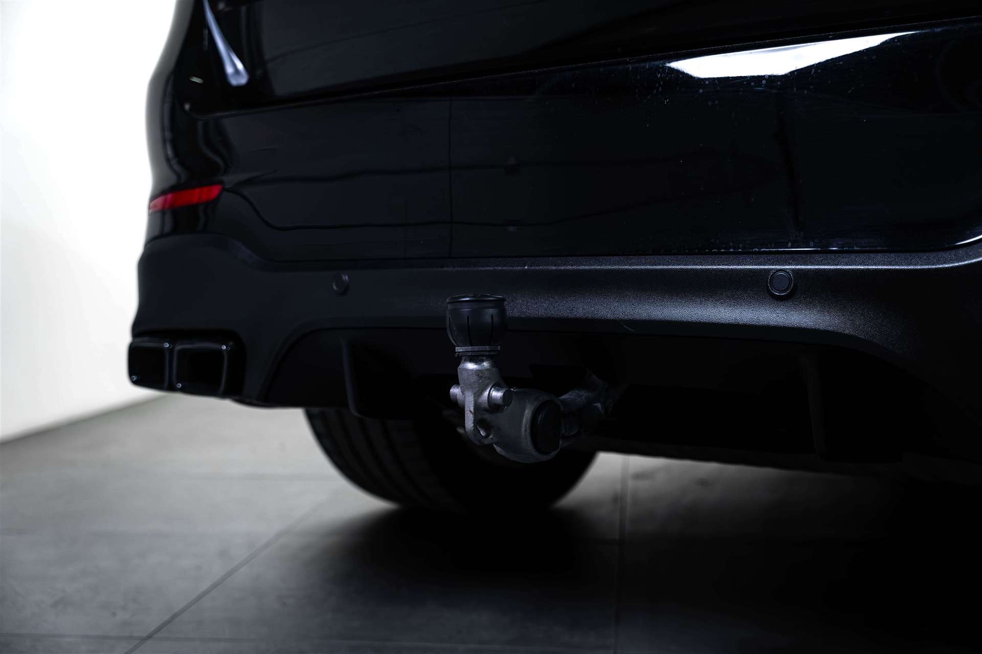 MERCEDES-BENZ GLC 63 S AMG 4Matic+ 9G-Tronic-image-4