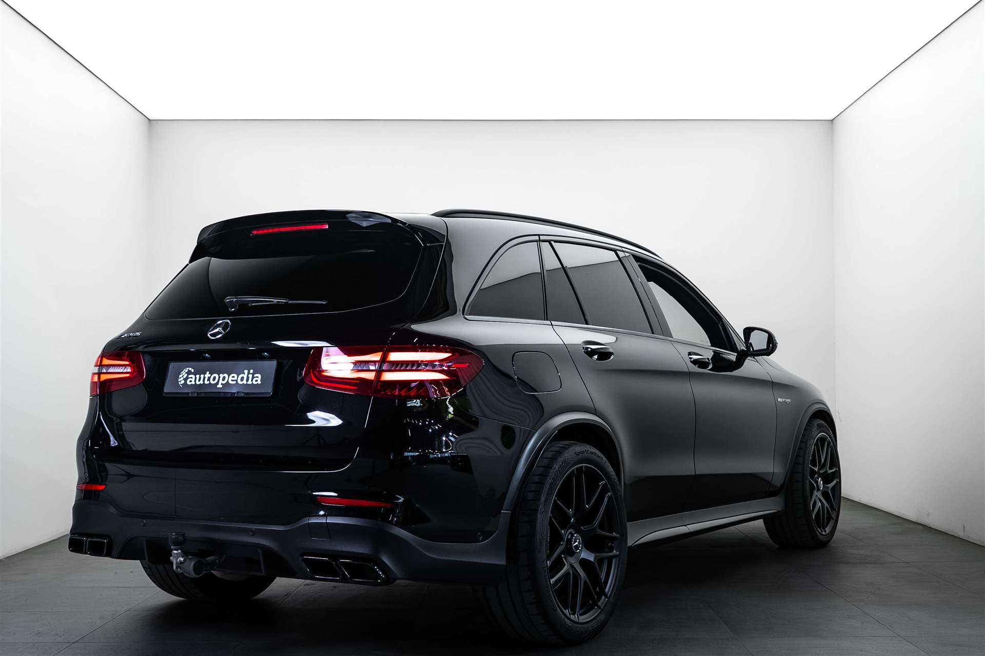 MERCEDES-BENZ GLC 63 S AMG 4Matic+ 9G-Tronic-showroom-element-2
