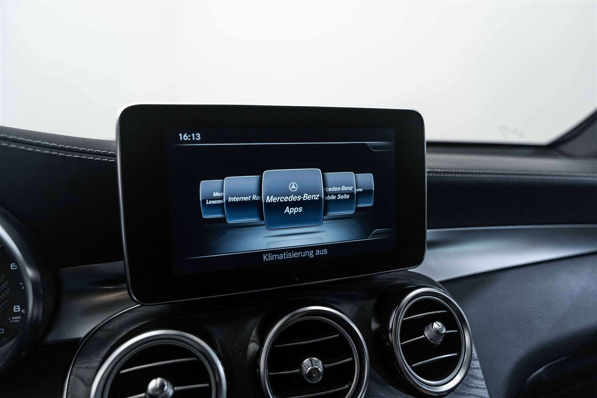 MERCEDES-BENZ GLC 63 S AMG 4Matic+ 9G-Tronic-image-28