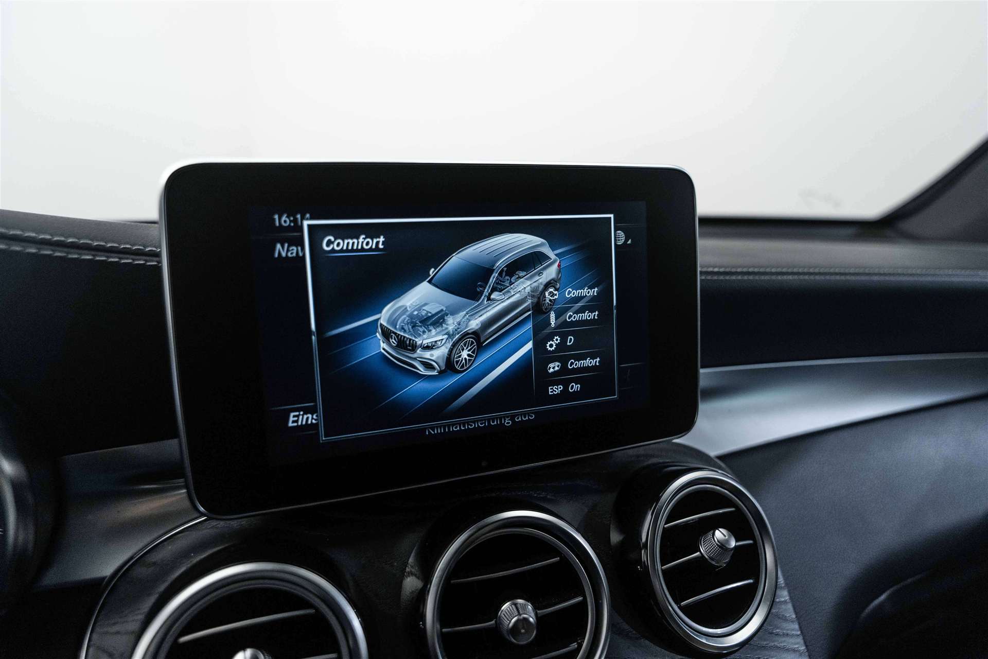 MERCEDES-BENZ GLC 63 S AMG 4Matic+ 9G-Tronic-image-29