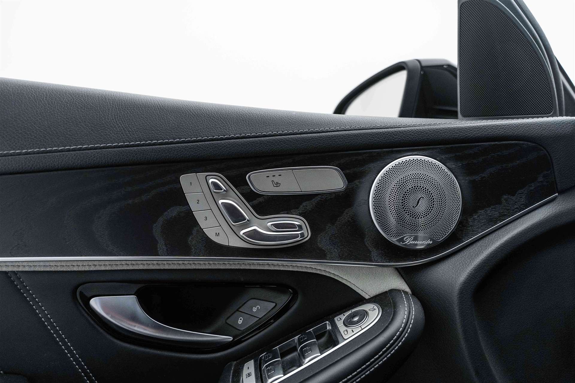 MERCEDES-BENZ GLC 63 S AMG 4Matic+ 9G-Tronic-image-16