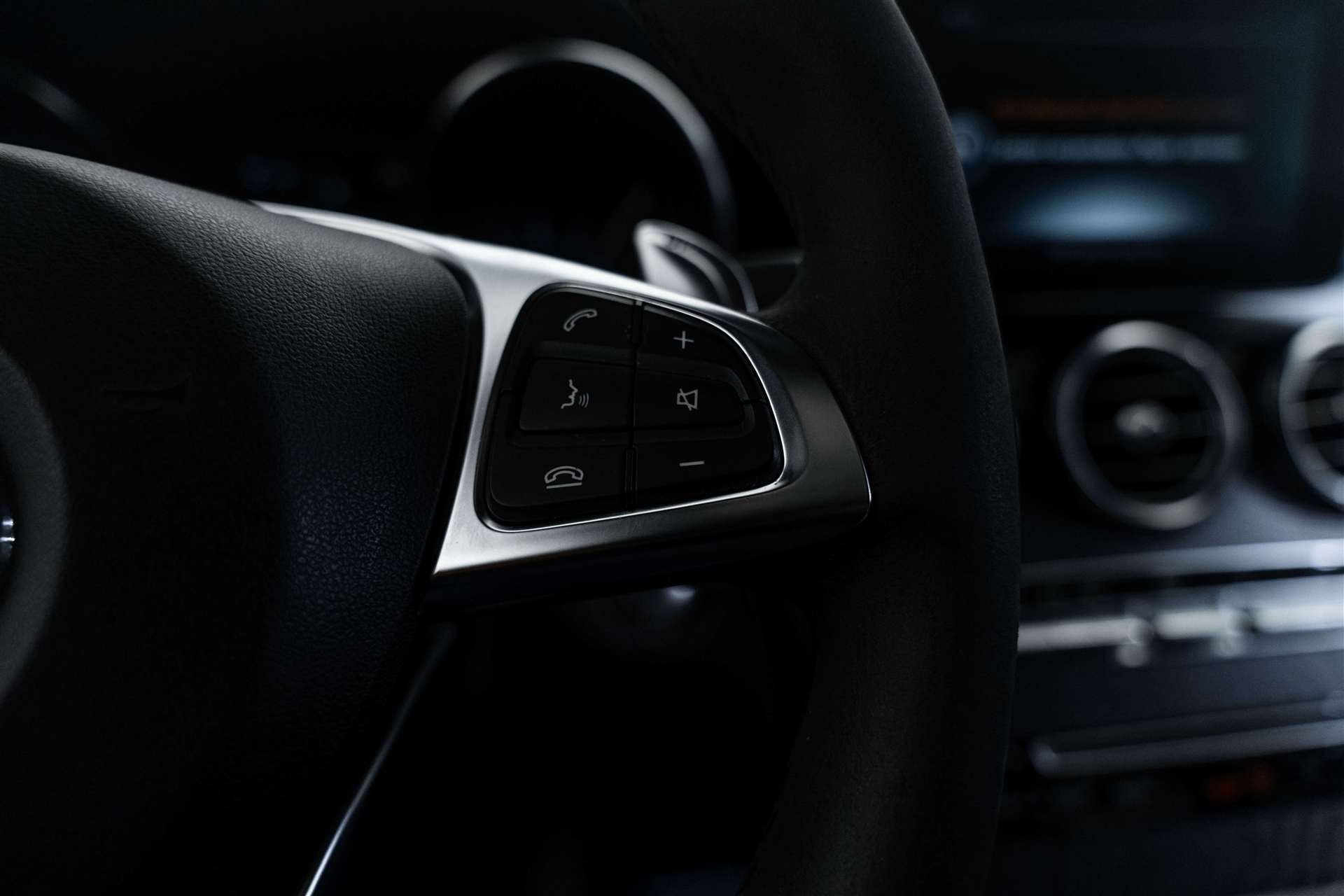 MERCEDES-BENZ GLC 63 S AMG 4Matic+ 9G-Tronic-image-22