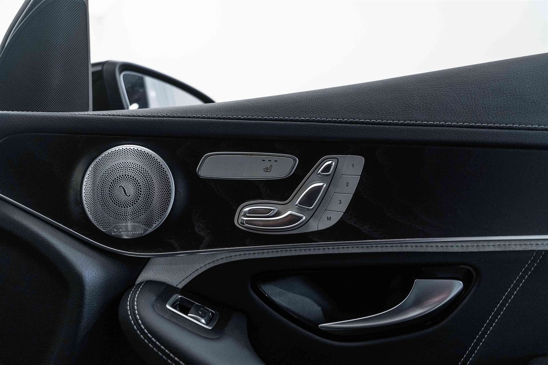 MERCEDES-BENZ GLC 63 S AMG 4Matic+ 9G-Tronic-image-19