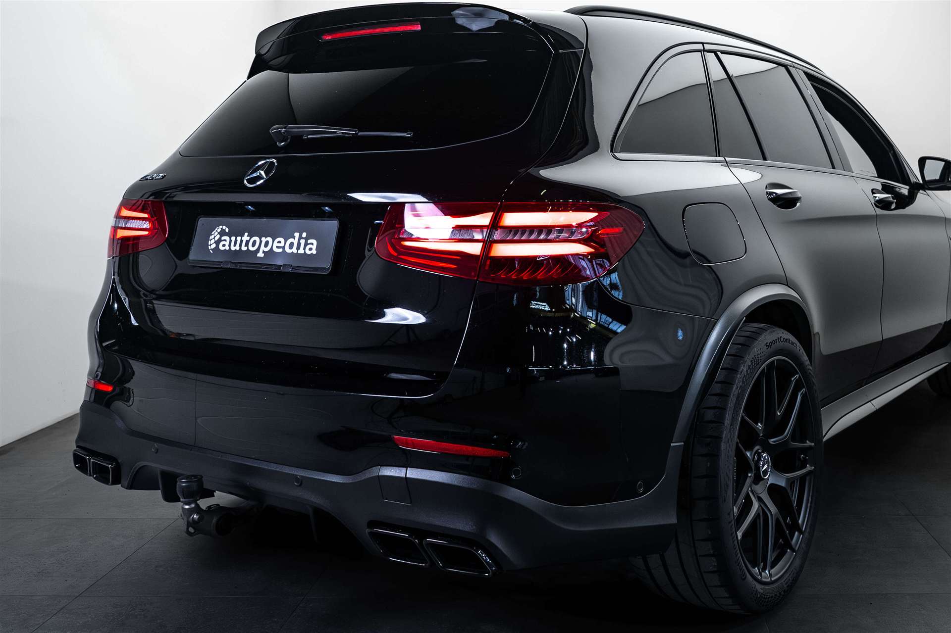 MERCEDES-BENZ GLC 63 S AMG 4Matic+ 9G-Tronic-showroom-element-3