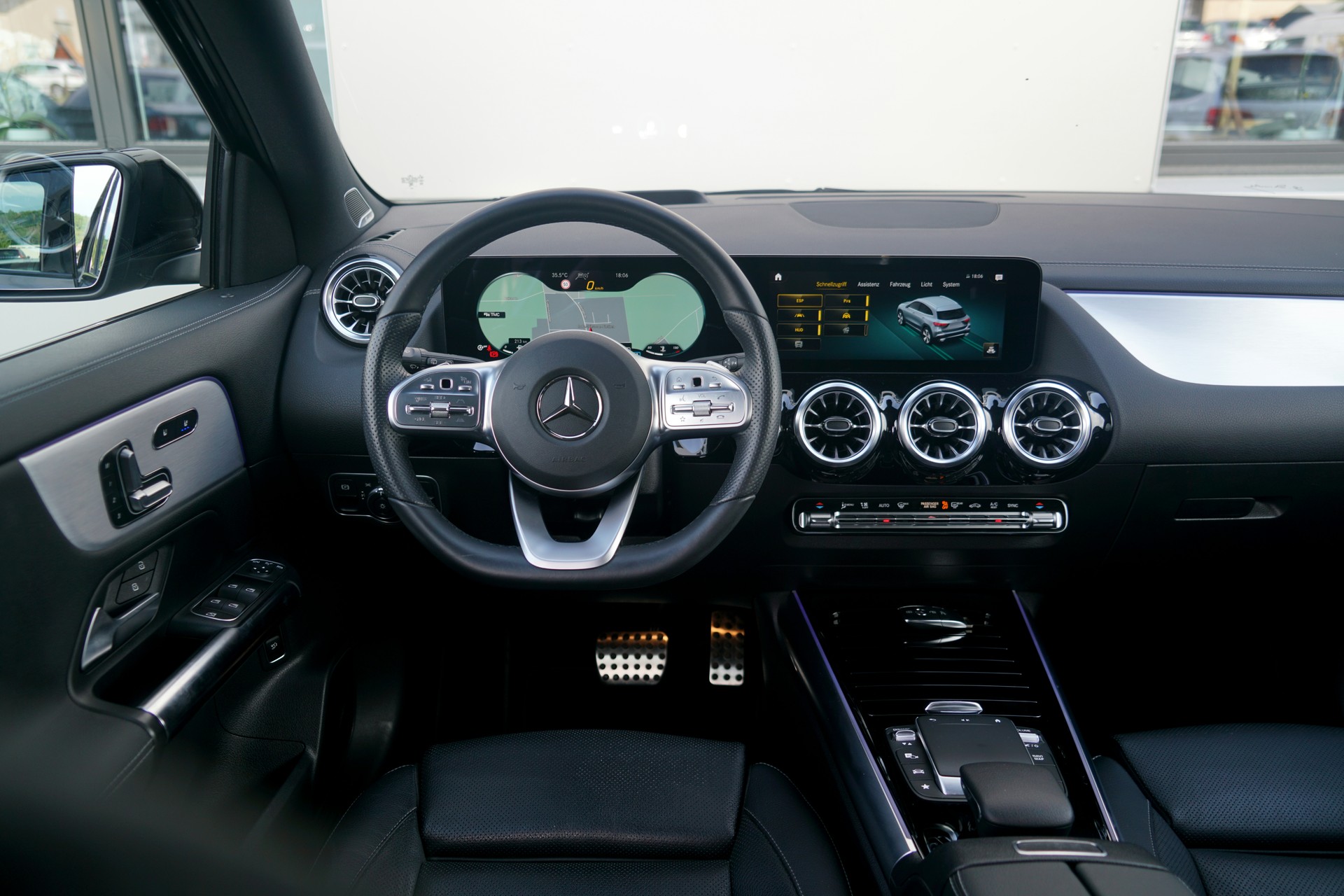 MERCEDES-BENZ GLA 220d 4Matic AMG Line 8G-DCT (CH)-image-10