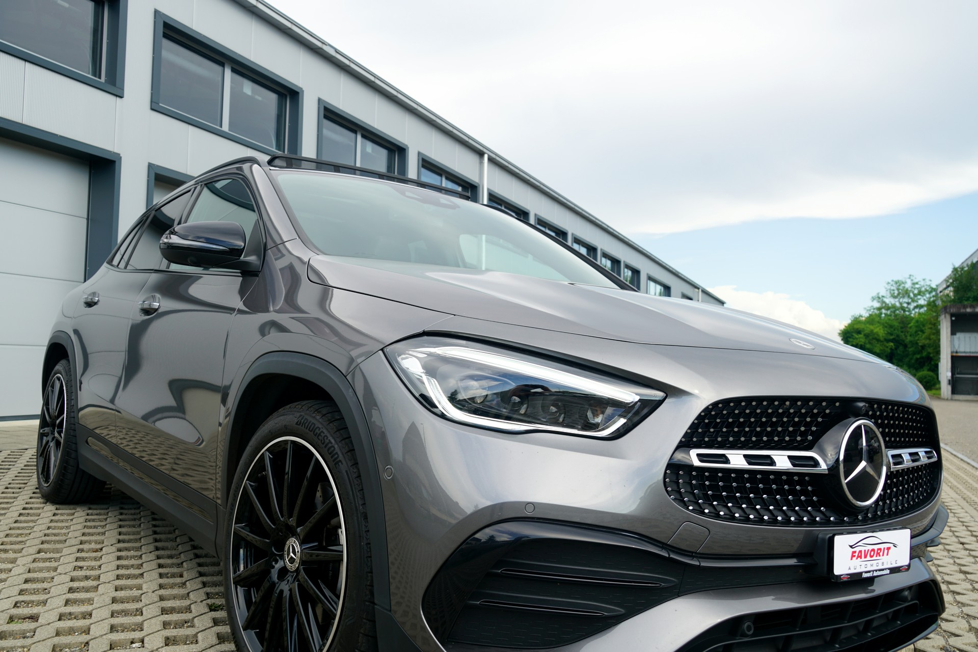 MERCEDES-BENZ GLA 220d 4Matic AMG Line 8G-DCT (CH)-image-1