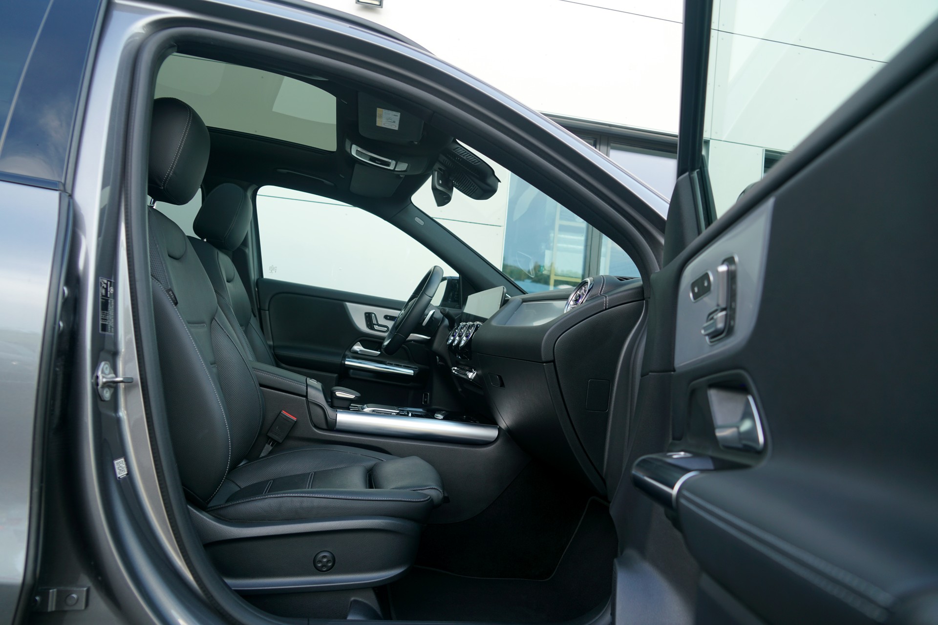 MERCEDES-BENZ GLA 220d 4Matic AMG Line 8G-DCT (CH)-image-15