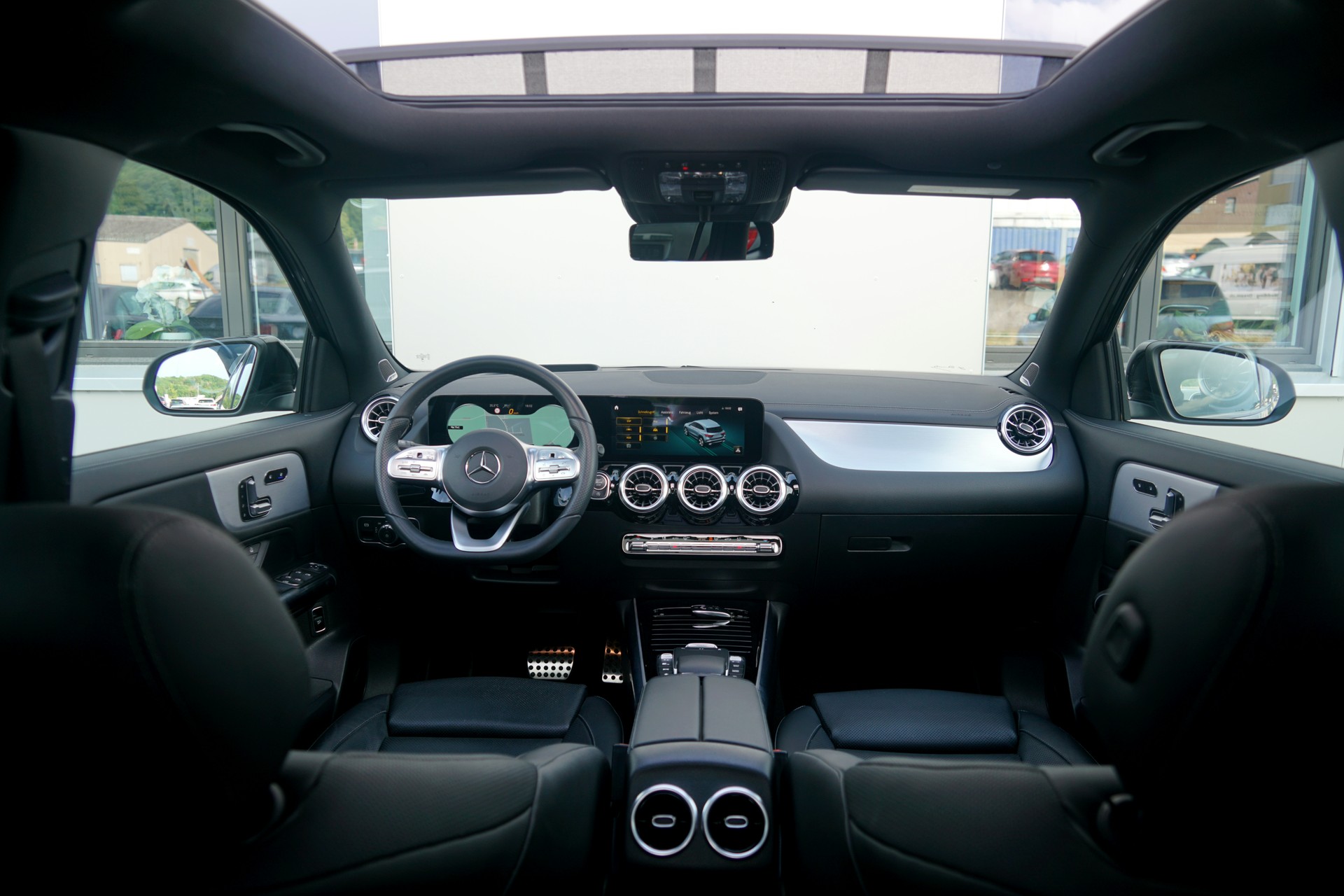 MERCEDES-BENZ GLA 220d 4Matic AMG Line 8G-DCT (CH)-image-9