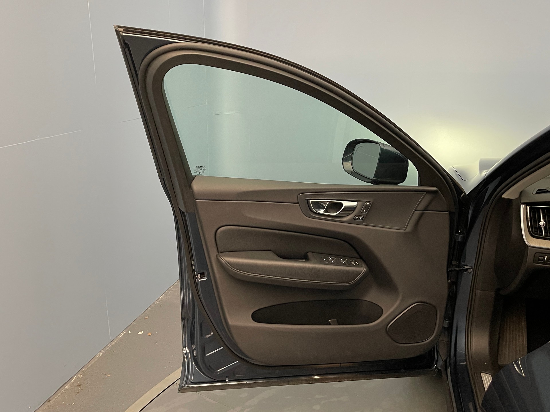 VOLVO XC60 2.0 T8 TE Inscription AWD-image-10