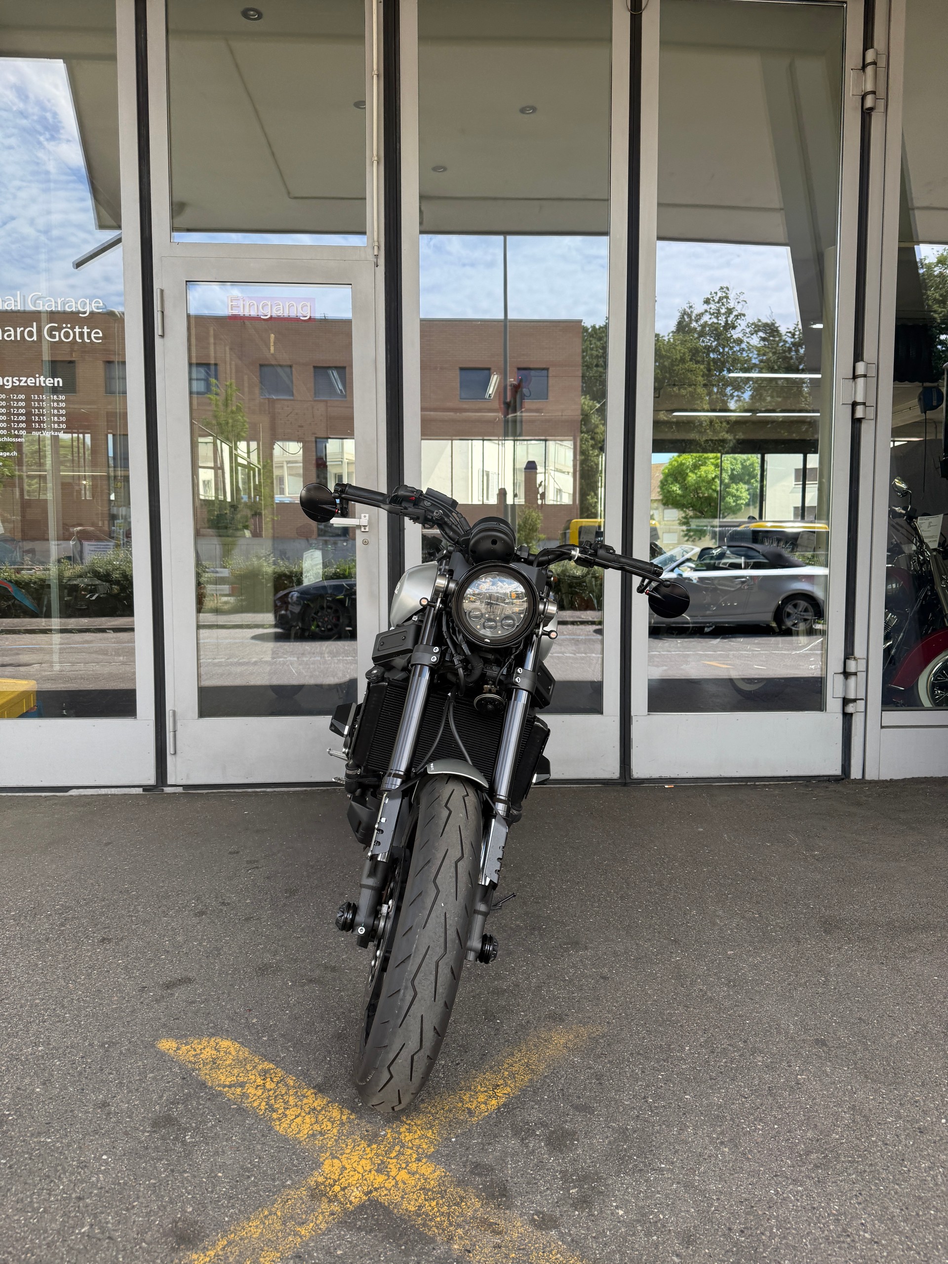 YAMAHA XSR 900-image-4