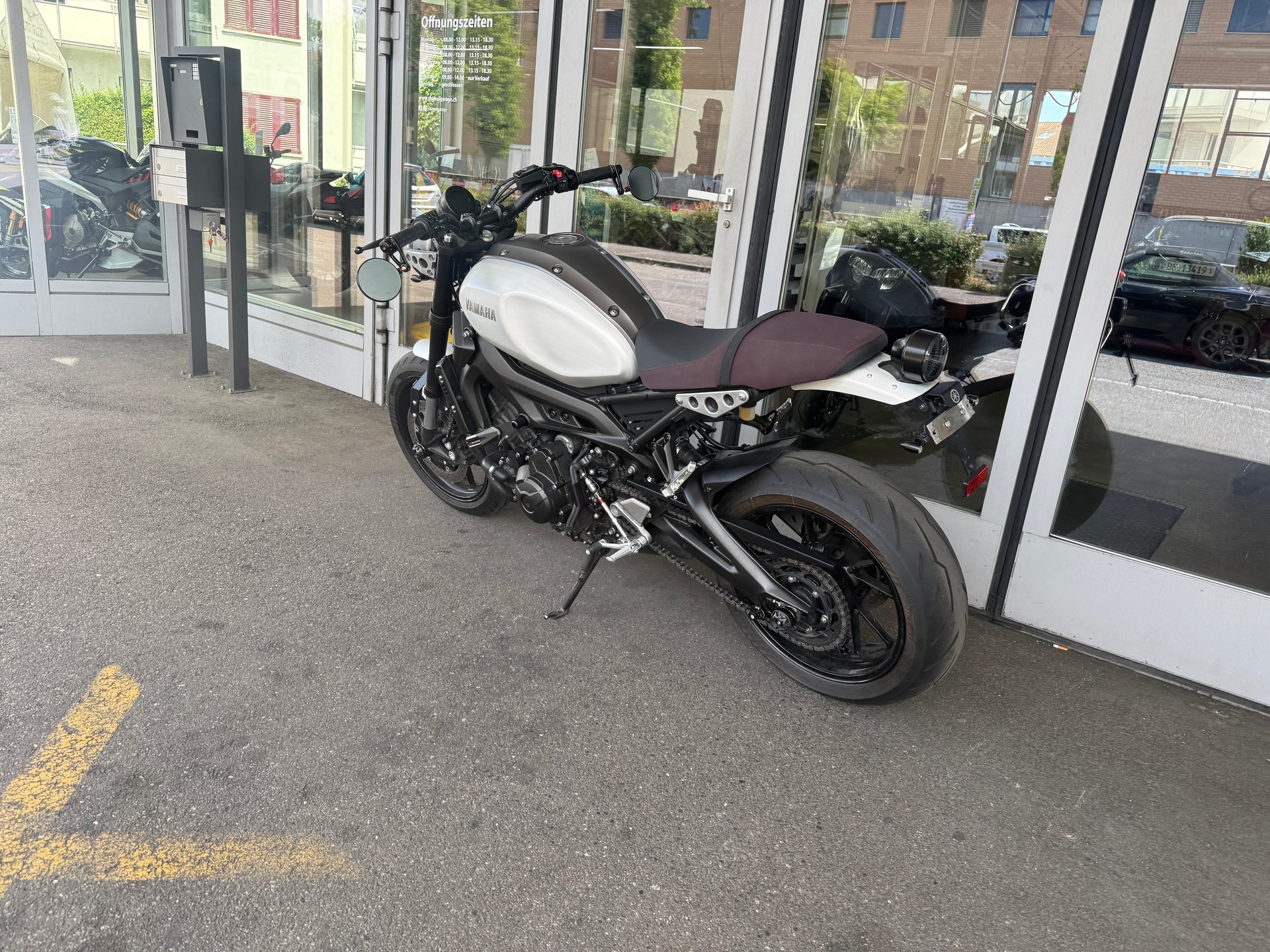 YAMAHA XSR 900-image-8